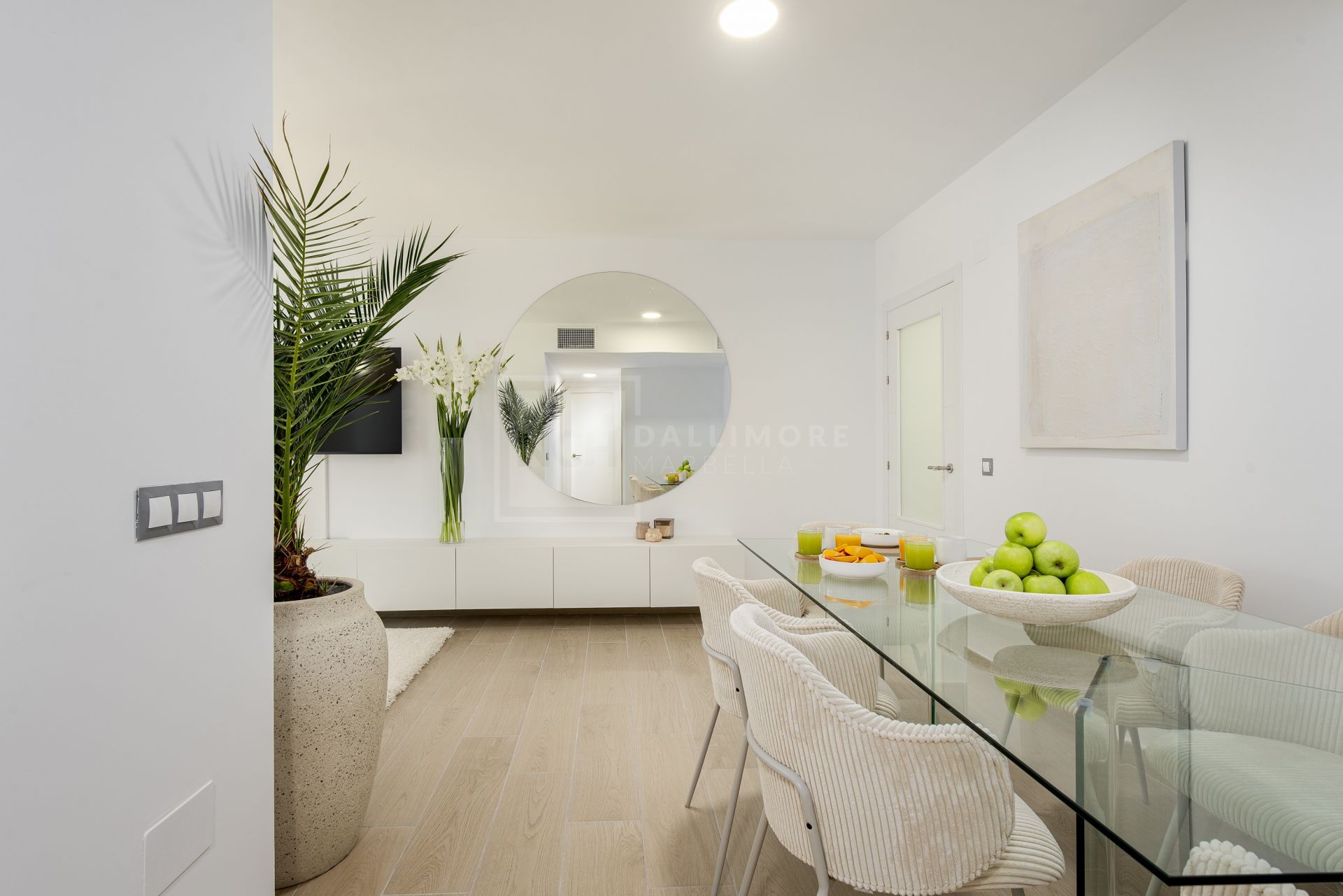 2-BEDROOM APARTMENT IN ESTEPONA TOWN