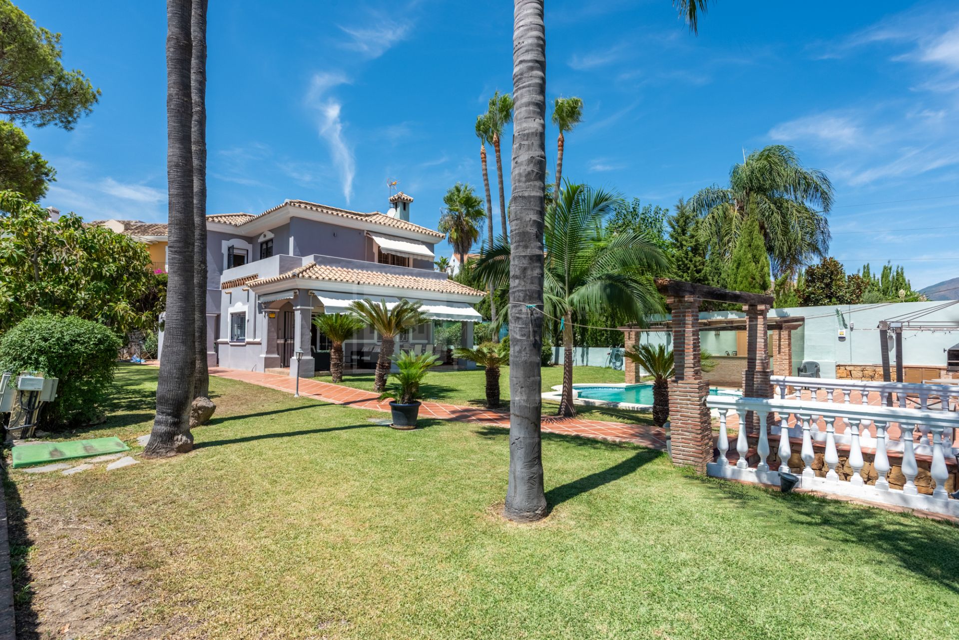 3-BEDROOM VILLA IN MONTE BIARRITZ