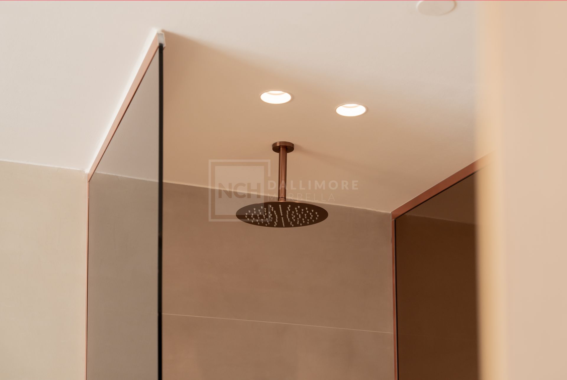 FULLY RENOVATED TOWNHOUSE IN PUERTO BANUS