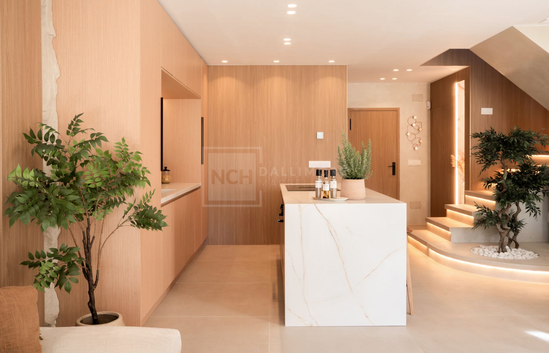 FULLY RENOVATED TOWNHOUSE IN PUERTO BANUS