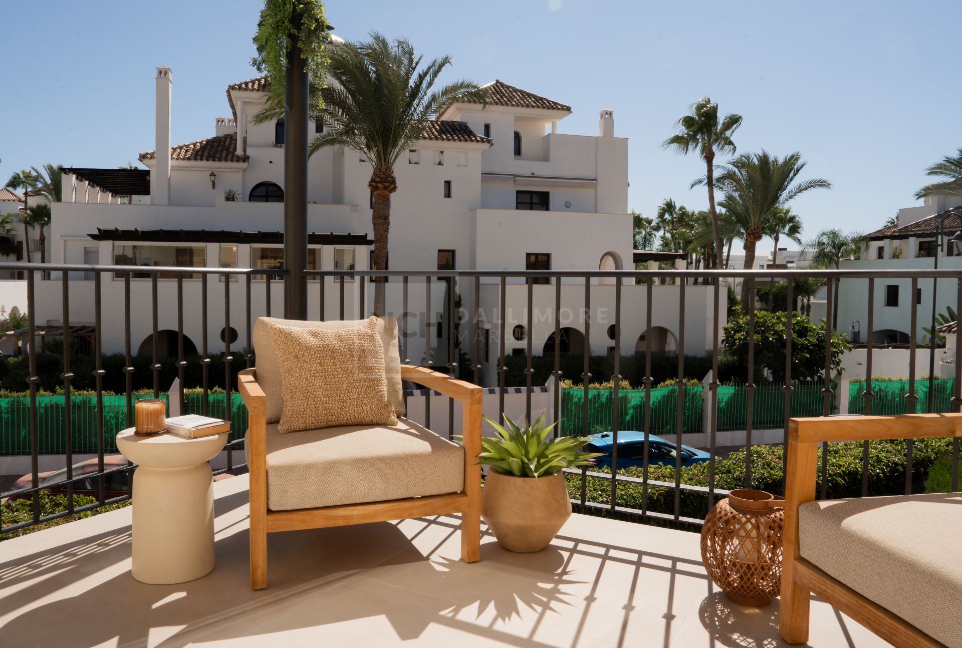 FULLY RENOVATED TOWNHOUSE IN PUERTO BANUS