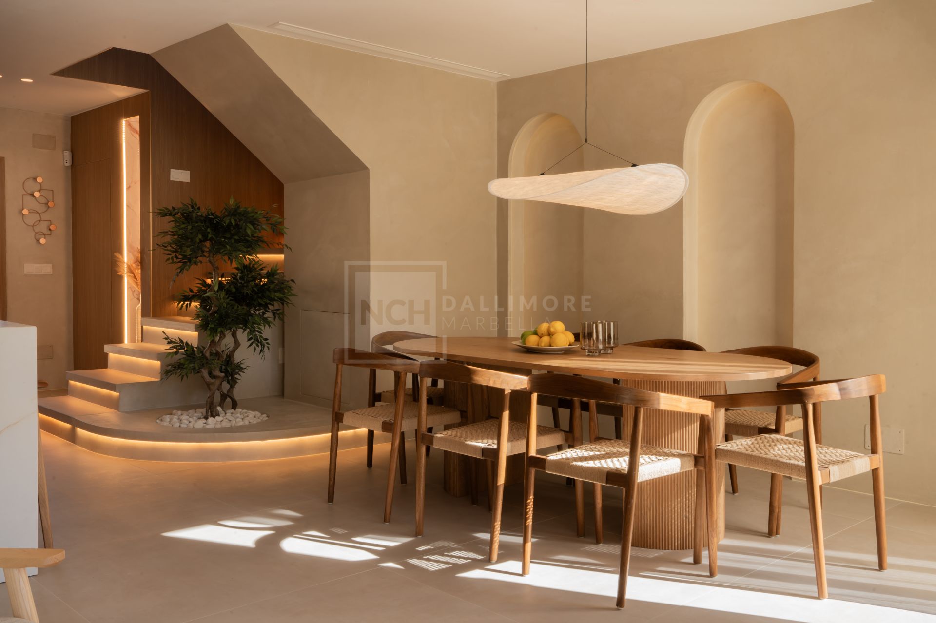 FULLY RENOVATED TOWNHOUSE IN PUERTO BANUS