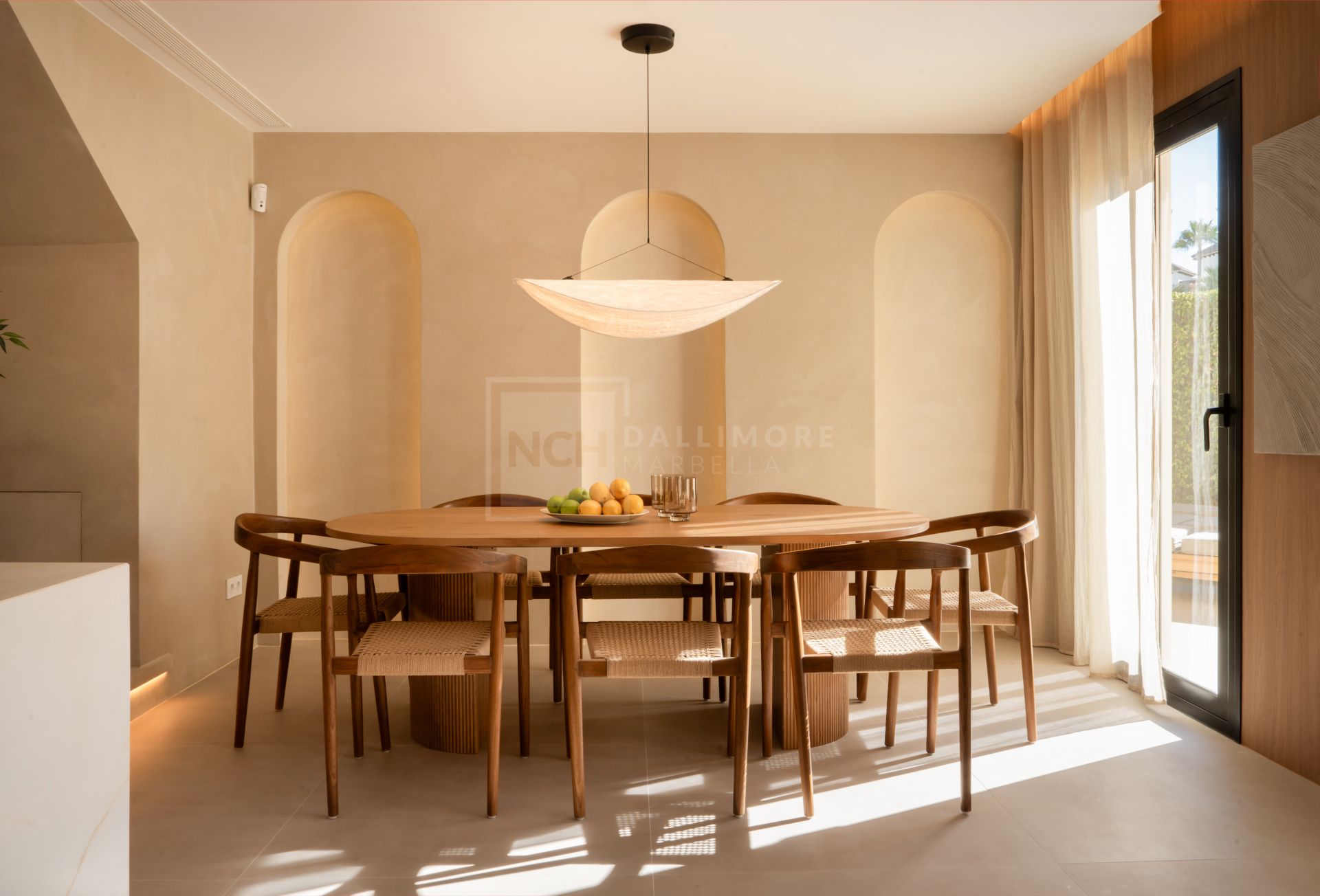 FULLY RENOVATED TOWNHOUSE IN PUERTO BANUS