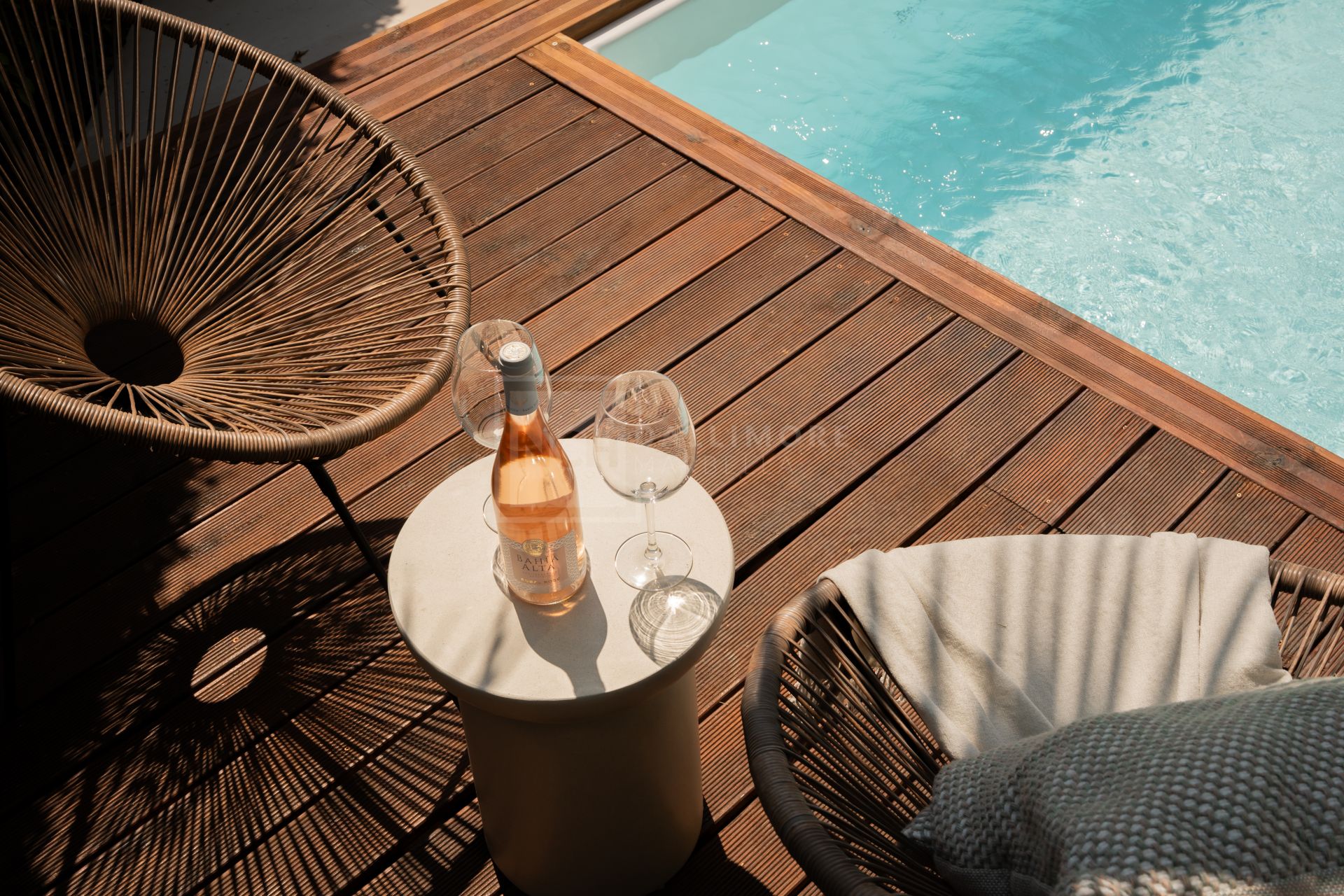 FULLY RENOVATED TOWNHOUSE IN PUERTO BANUS