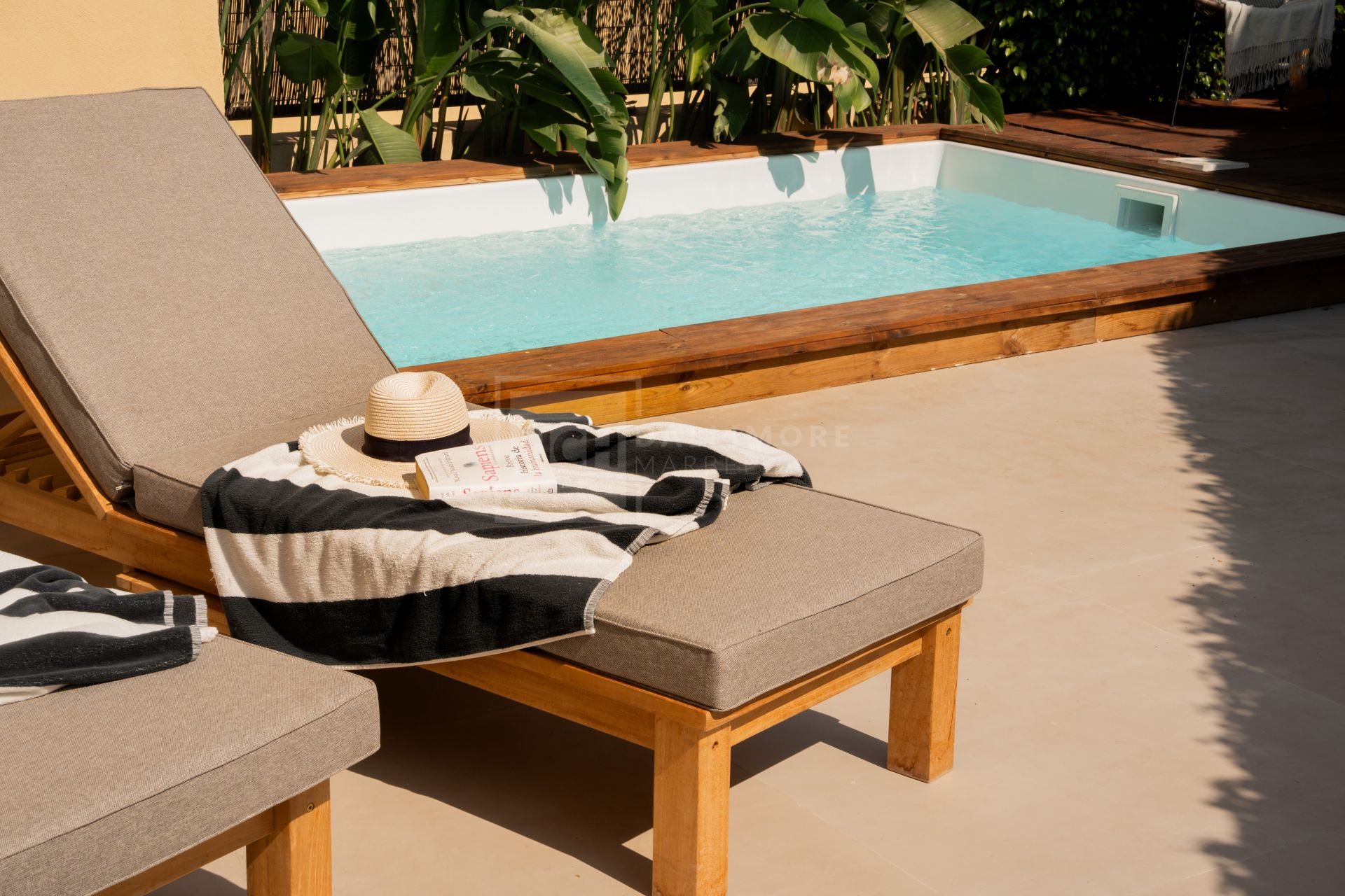 FULLY RENOVATED TOWNHOUSE IN PUERTO BANUS