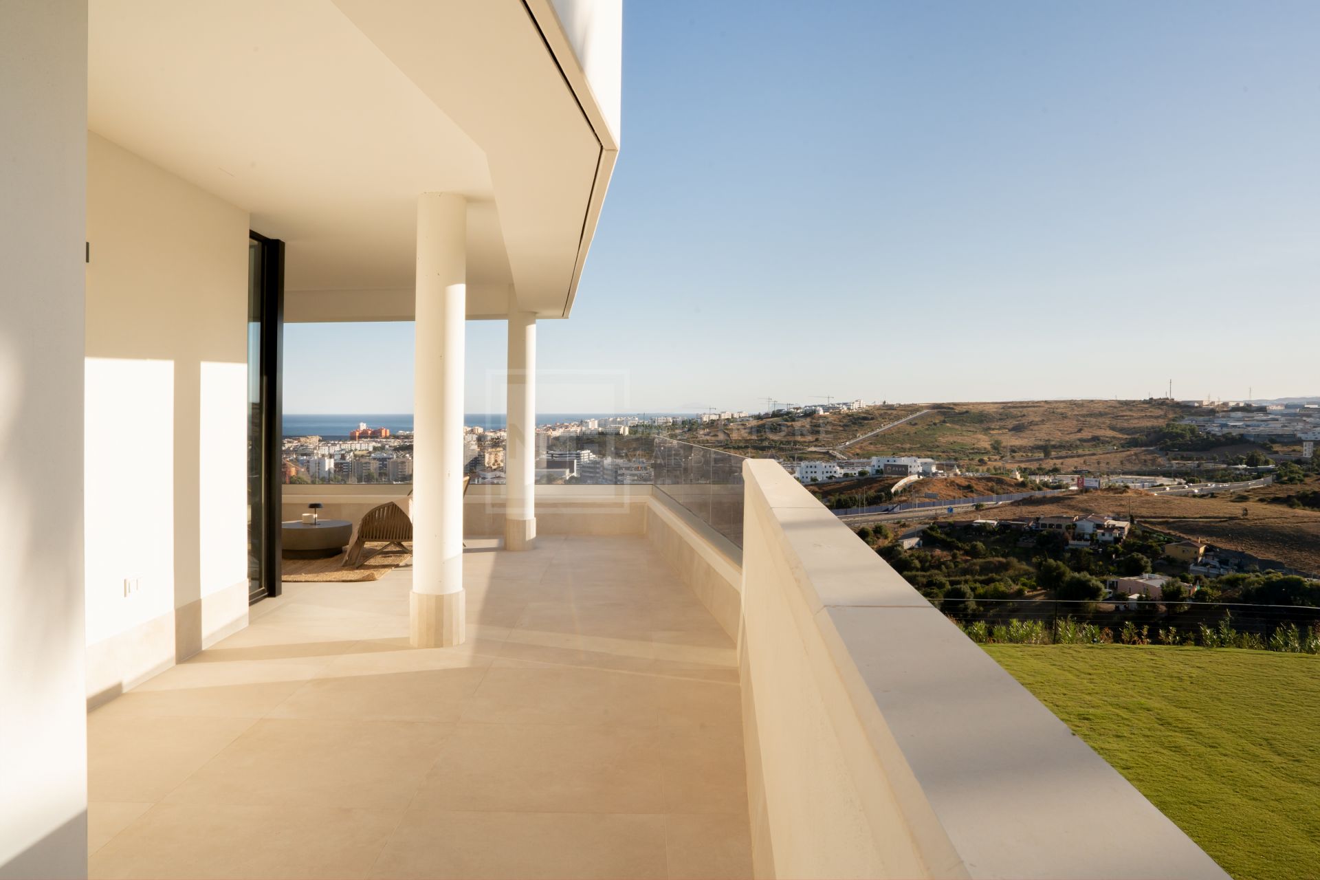 STUNNING SEA VIEW APARTMENT IN MIRADOR DE ESTEPONA HILLS