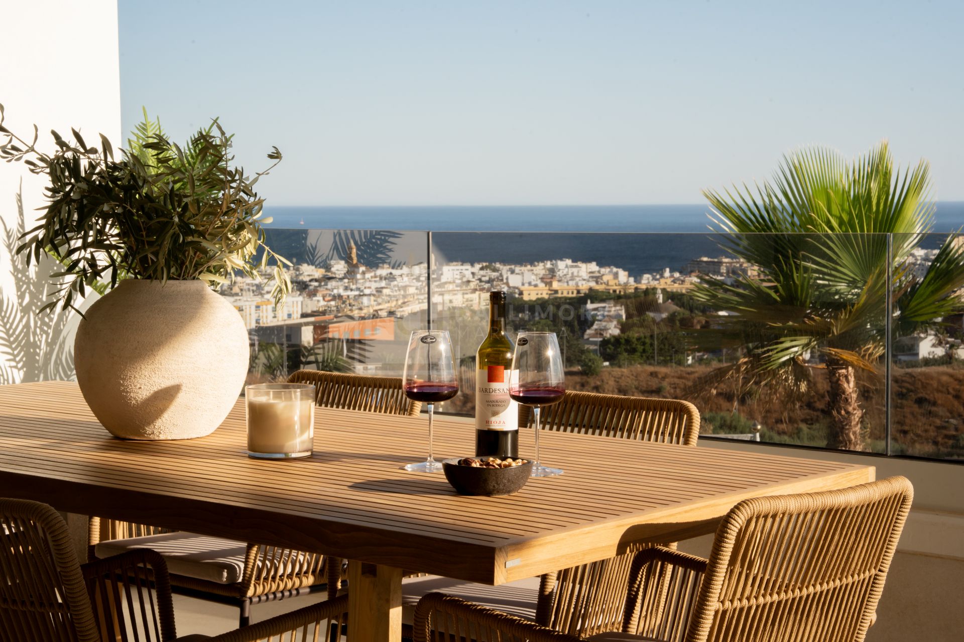 STUNNING SEA VIEW APARTMENT IN MIRADOR DE ESTEPONA HILLS