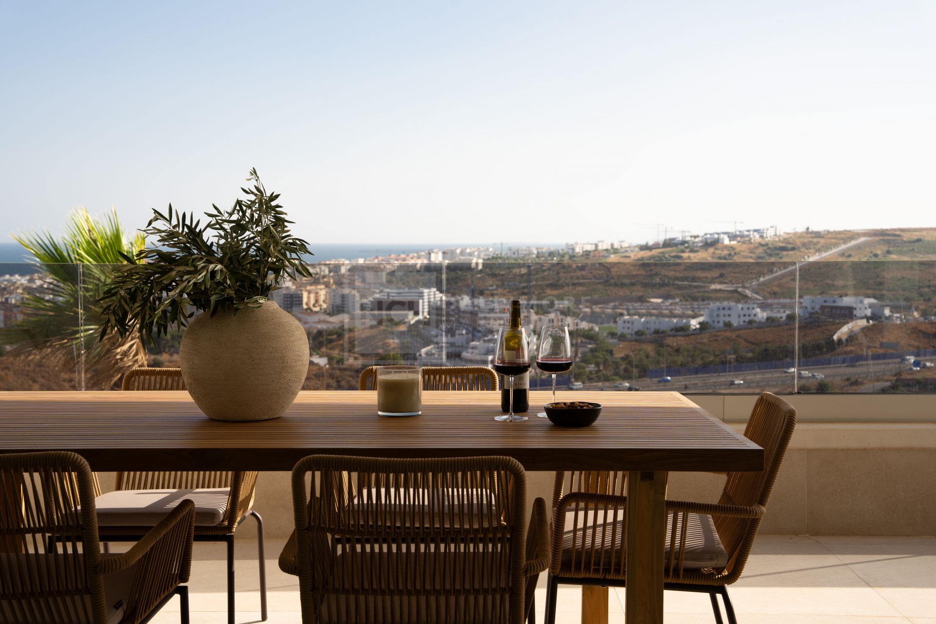 STUNNING SEA VIEW APARTMENT IN MIRADOR DE ESTEPONA HILLS