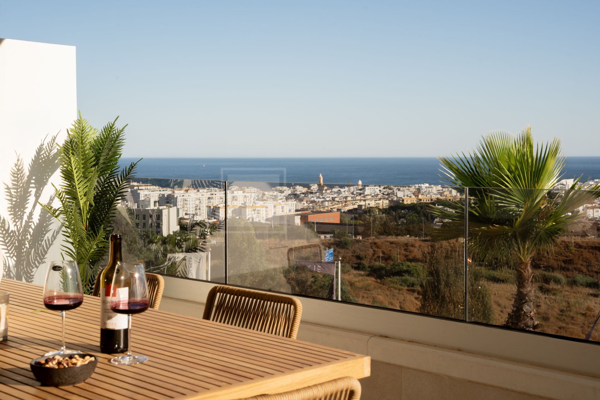 STUNNING SEA VIEW APARTMENT IN MIRADOR DE ESTEPONA HILLS