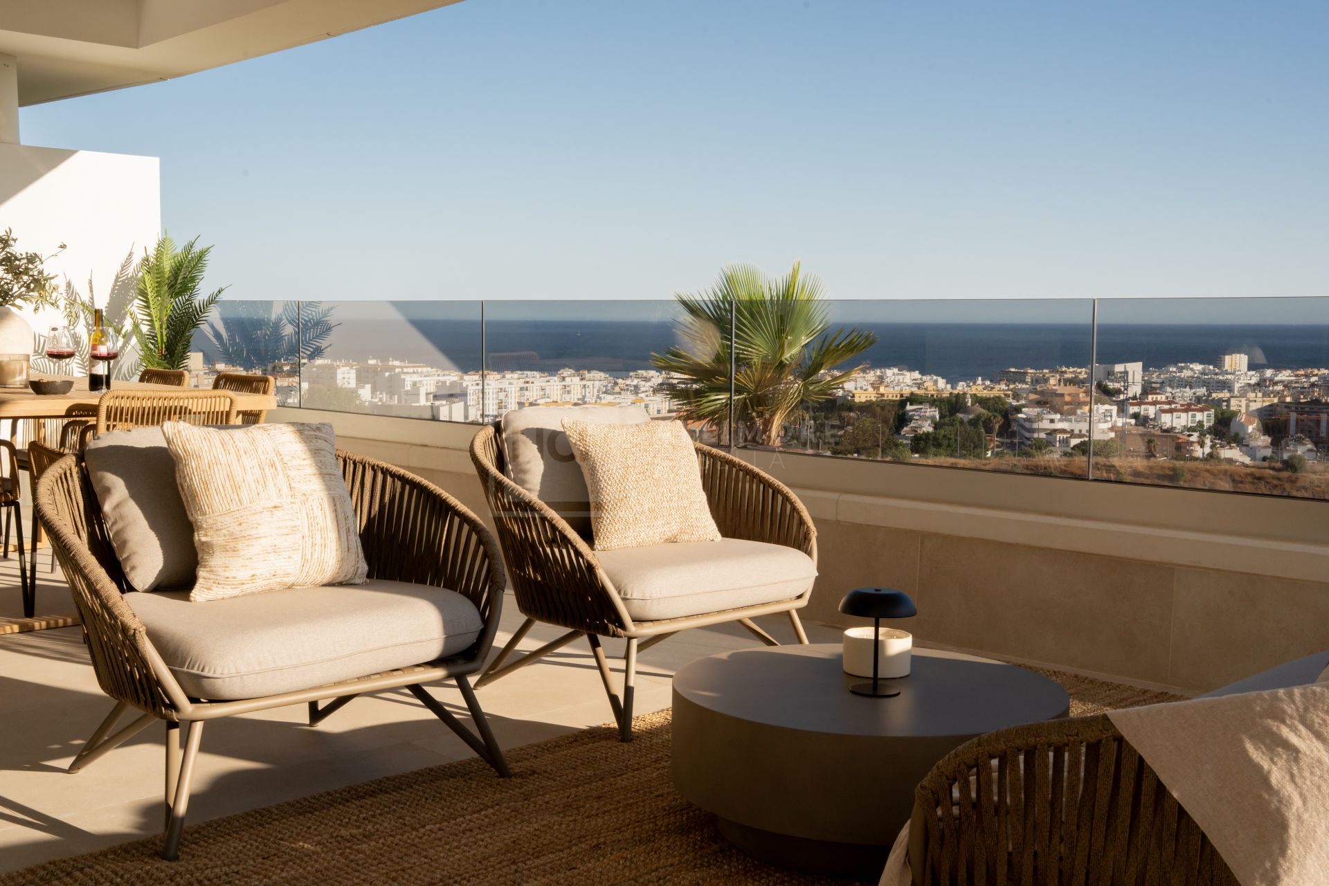 STUNNING SEA VIEW APARTMENT IN MIRADOR DE ESTEPONA HILLS