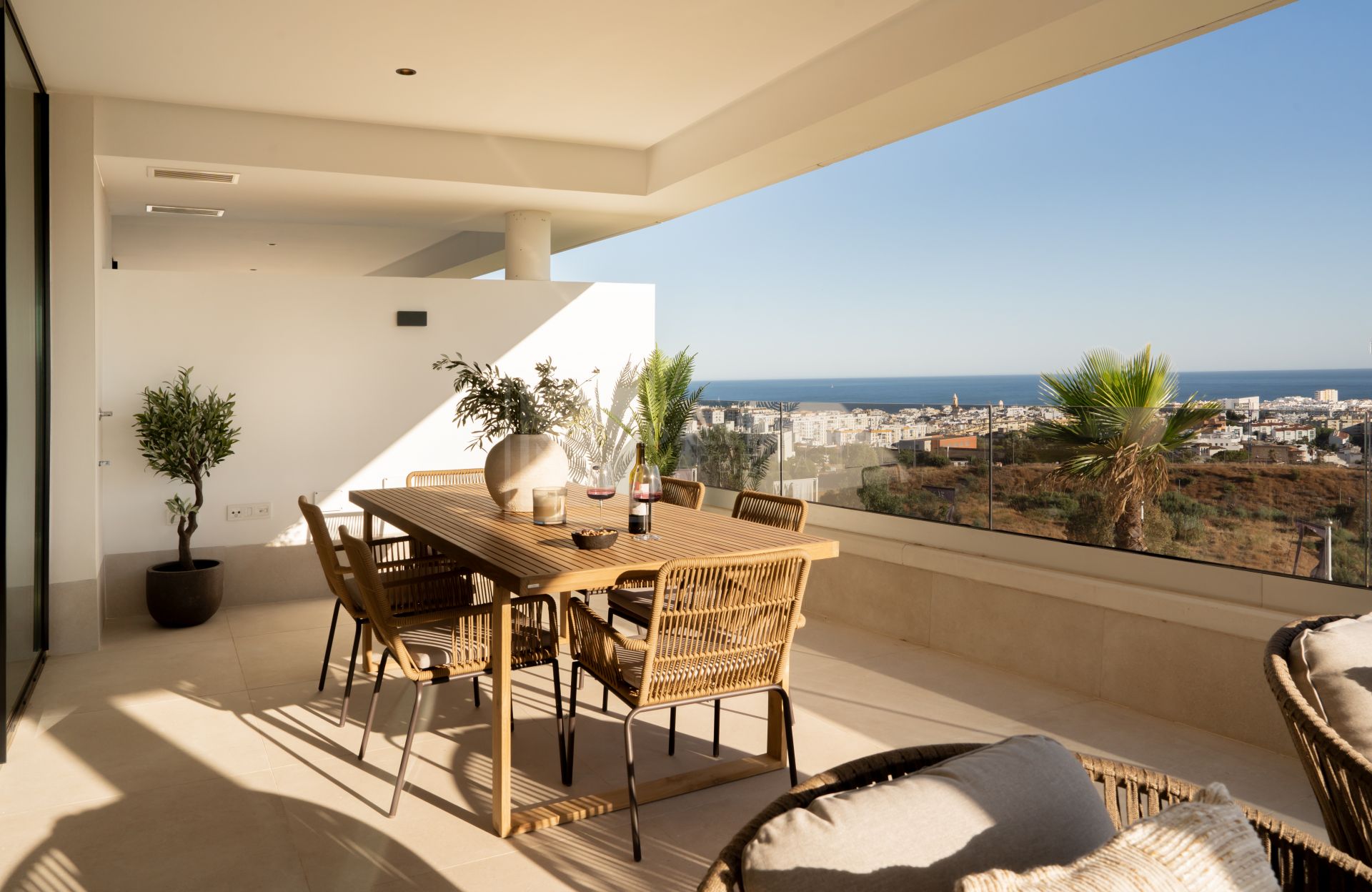 STUNNING SEA VIEW APARTMENT IN MIRADOR DE ESTEPONA HILLS