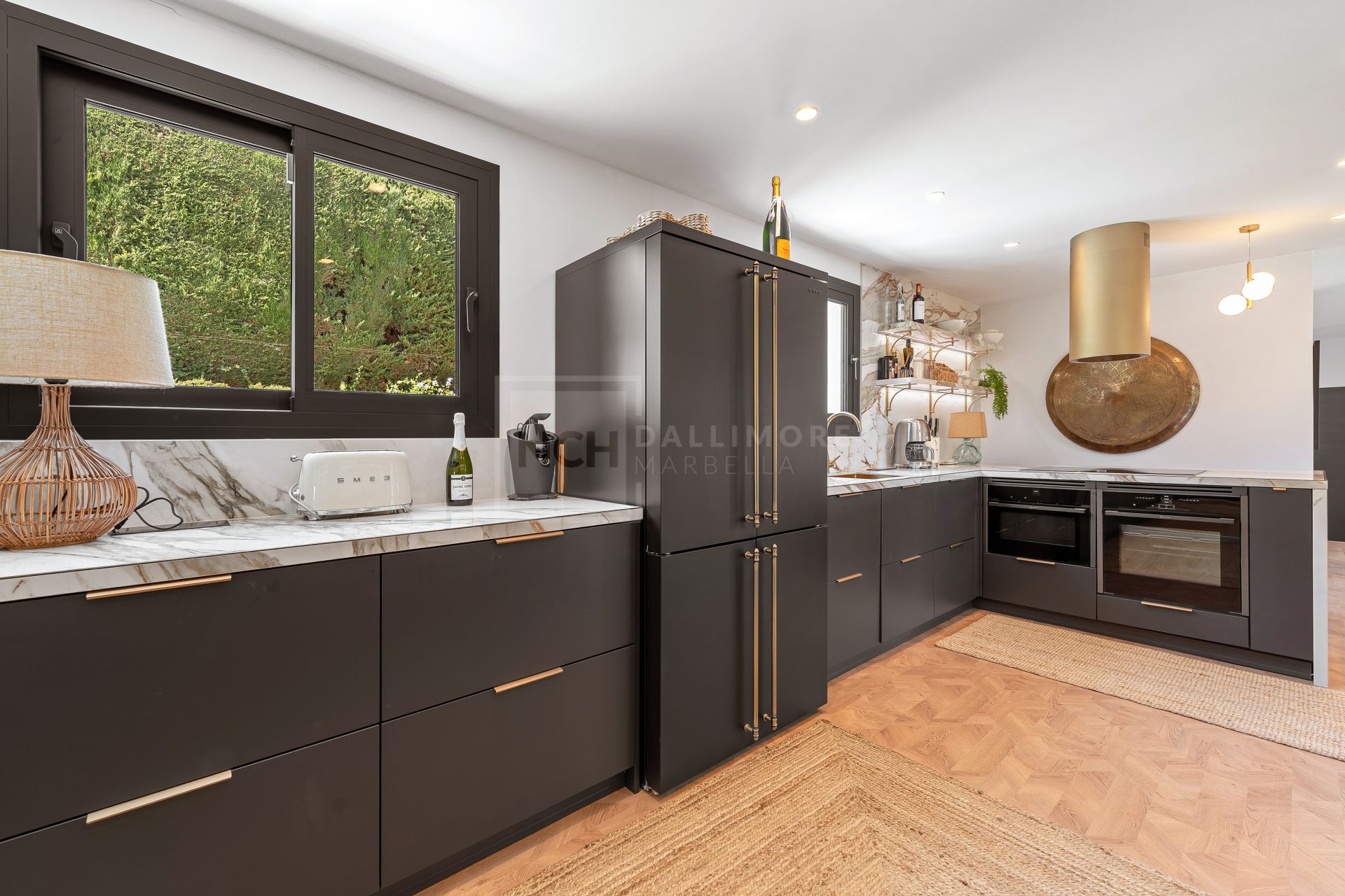 REFURBISHED 4 -BEDROOM VILLA LOCATED IN GATED COMMUNITY