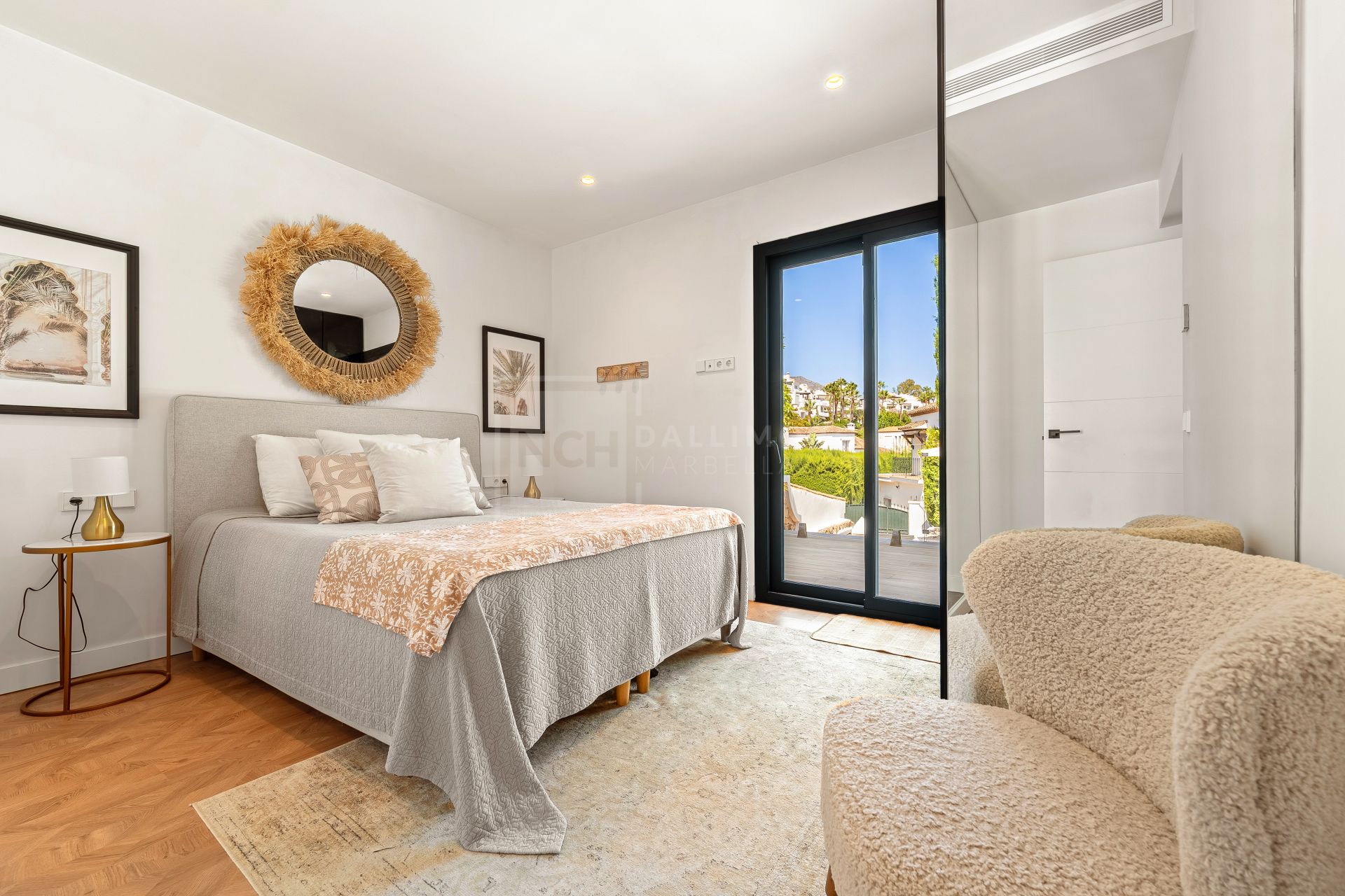 REFURBISHED 4 -BEDROOM VILLA LOCATED IN GATED COMMUNITY