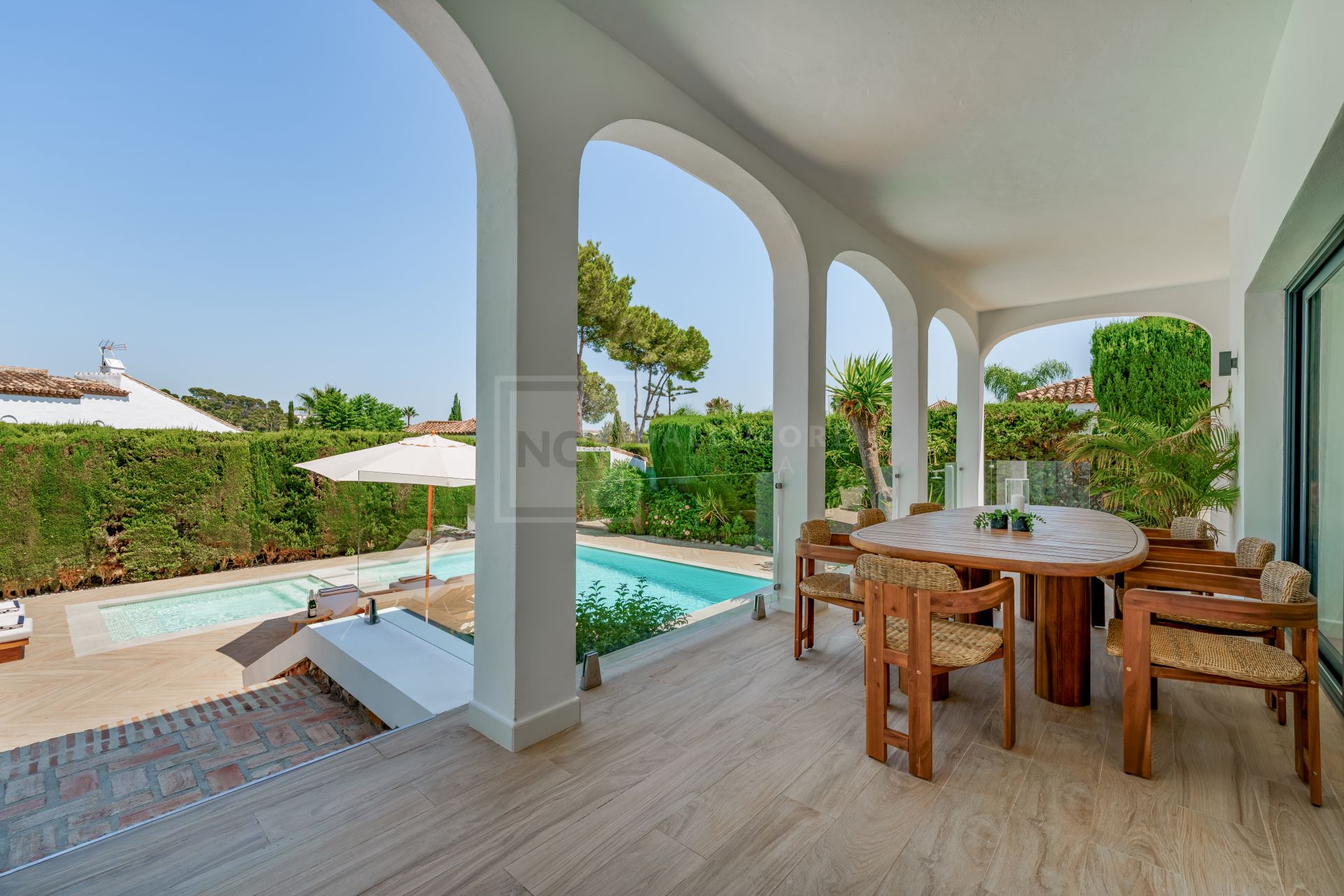 REFURBISHED 4 -BEDROOM VILLA LOCATED IN GATED COMMUNITY