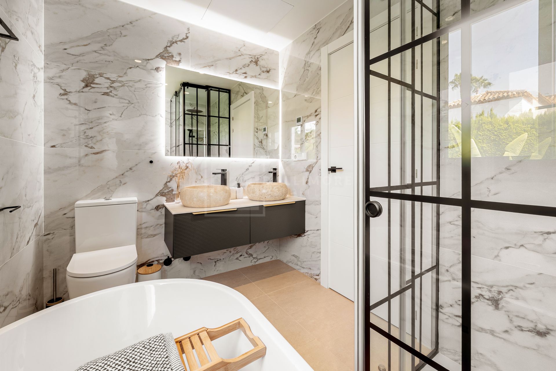 REFURBISHED 4 -BEDROOM VILLA LOCATED IN GATED COMMUNITY