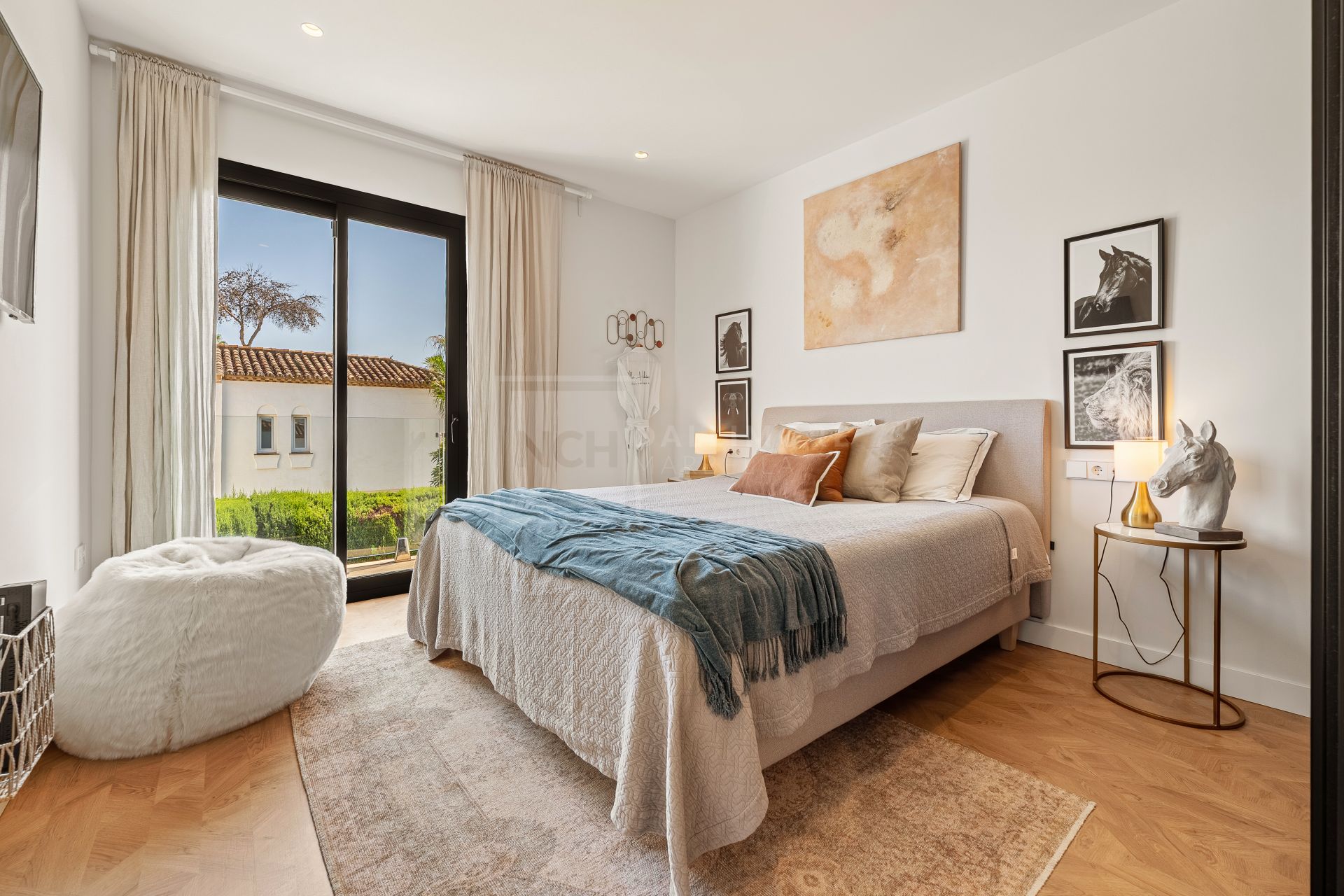 REFURBISHED 4 -BEDROOM VILLA LOCATED IN GATED COMMUNITY