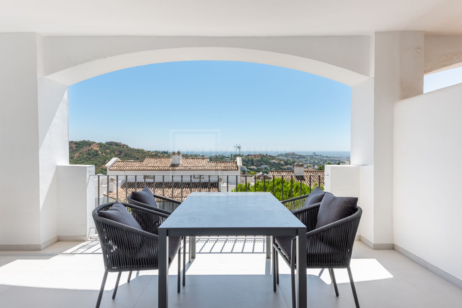 REFURBISHED SEA VIEW APARTMENT IN LA QUINTA