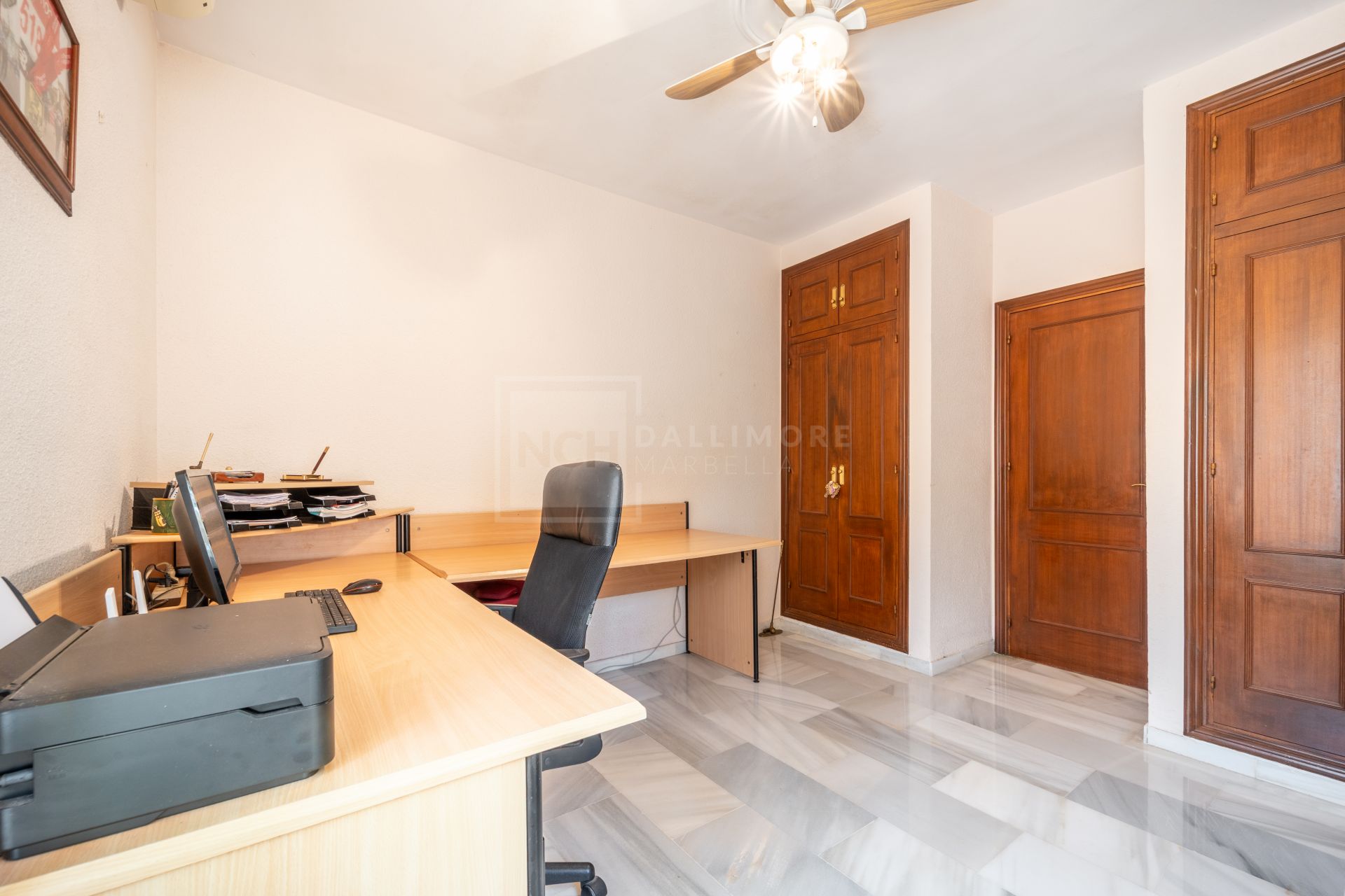 ENCANTADORA VILLA DE 4 DORMITORIOS CON AMPLIA ZONA EXTERIOR EN MARBELLA