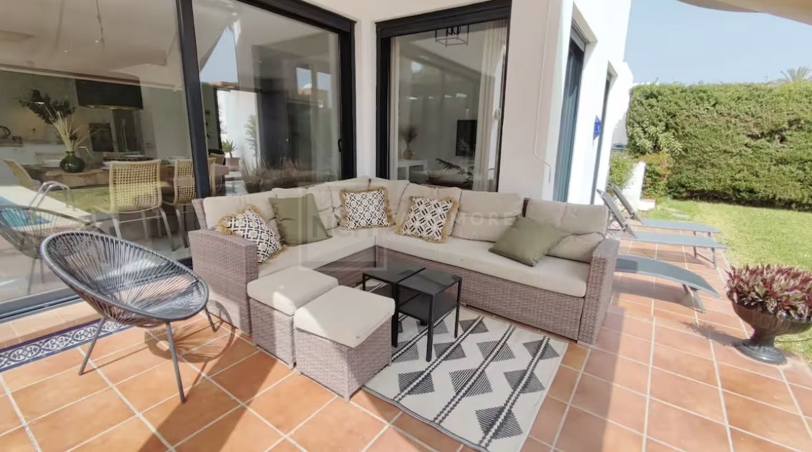 VILLA WITH PRIVATE POOL NEAR THE CENTRE