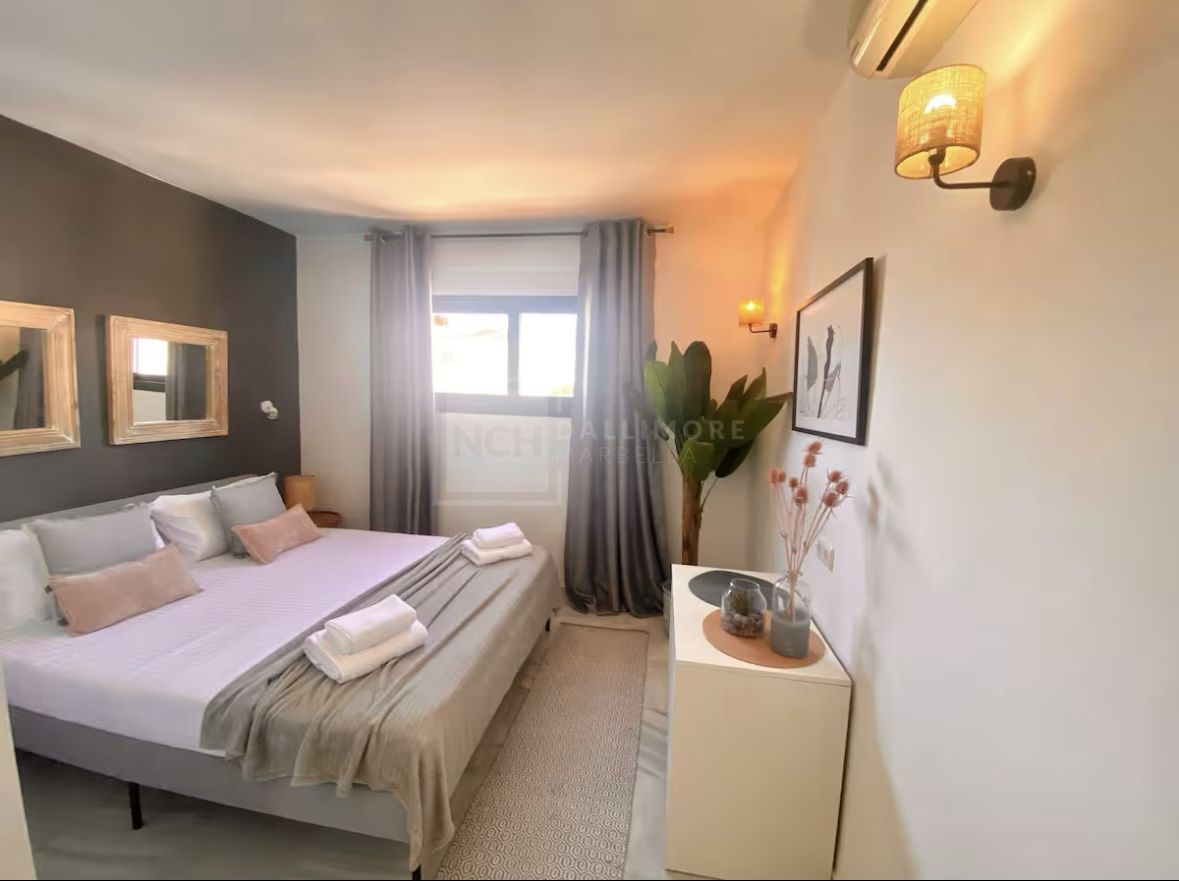 VILLA WITH PRIVATE POOL NEAR THE CENTRE