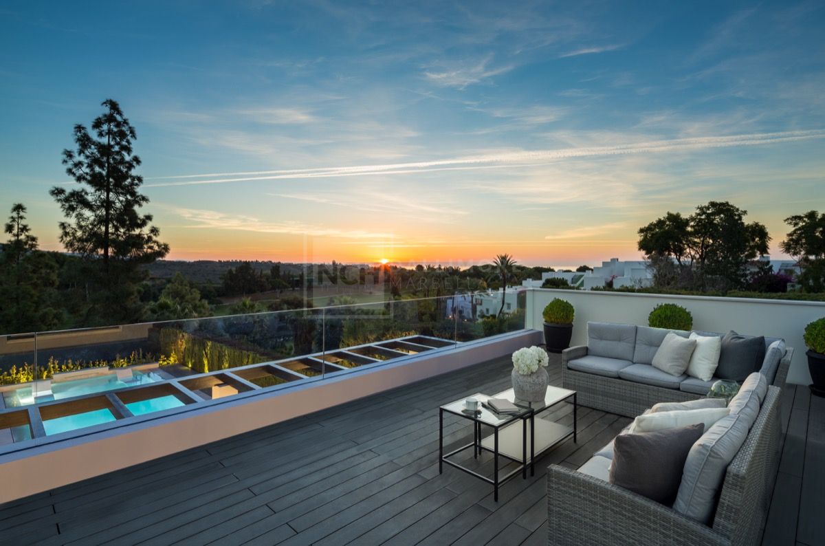 IMPRESIONANTE VILLA DE 5 DORMITORIOS CON SOLARIUM Y VISTAS PANORÁMICAS EN MARBELLA