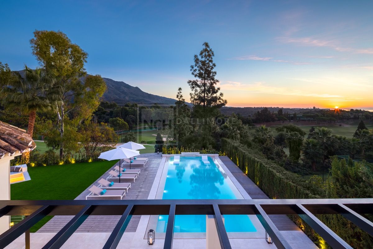 IMPRESIONANTE VILLA DE 5 DORMITORIOS CON SOLARIUM Y VISTAS PANORÁMICAS EN MARBELLA