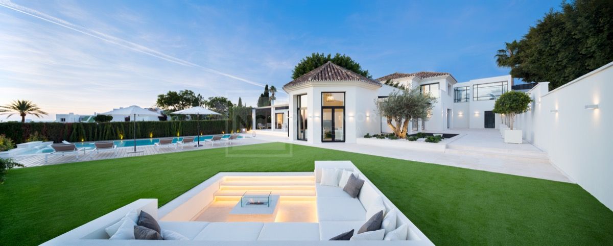 IMPRESIONANTE VILLA DE 5 DORMITORIOS CON SOLARIUM Y VISTAS PANORÁMICAS EN MARBELLA