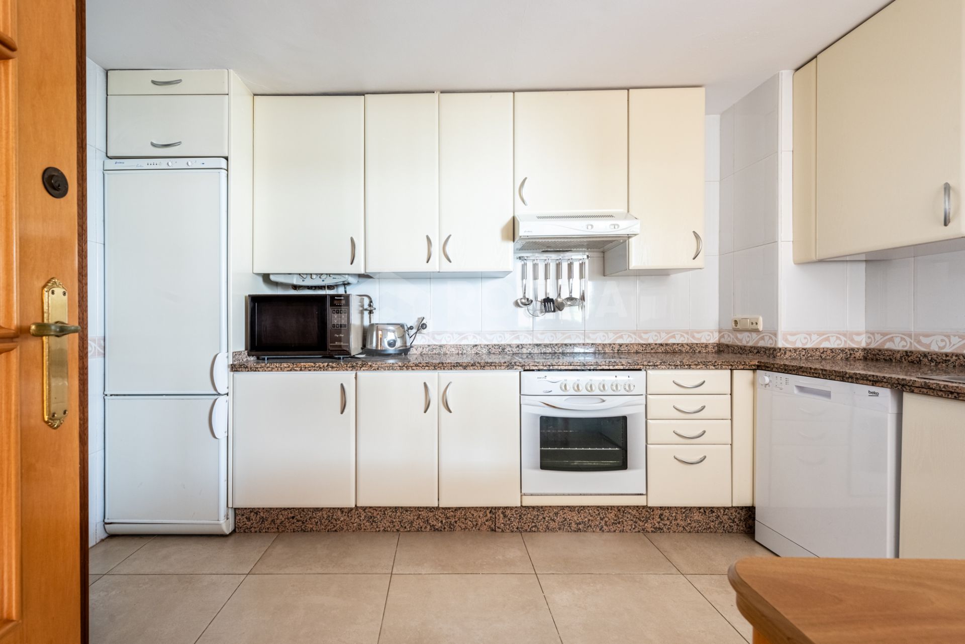 Frontline Golf Duplex Penthouse with Mountain Views in Guadalmina Alta