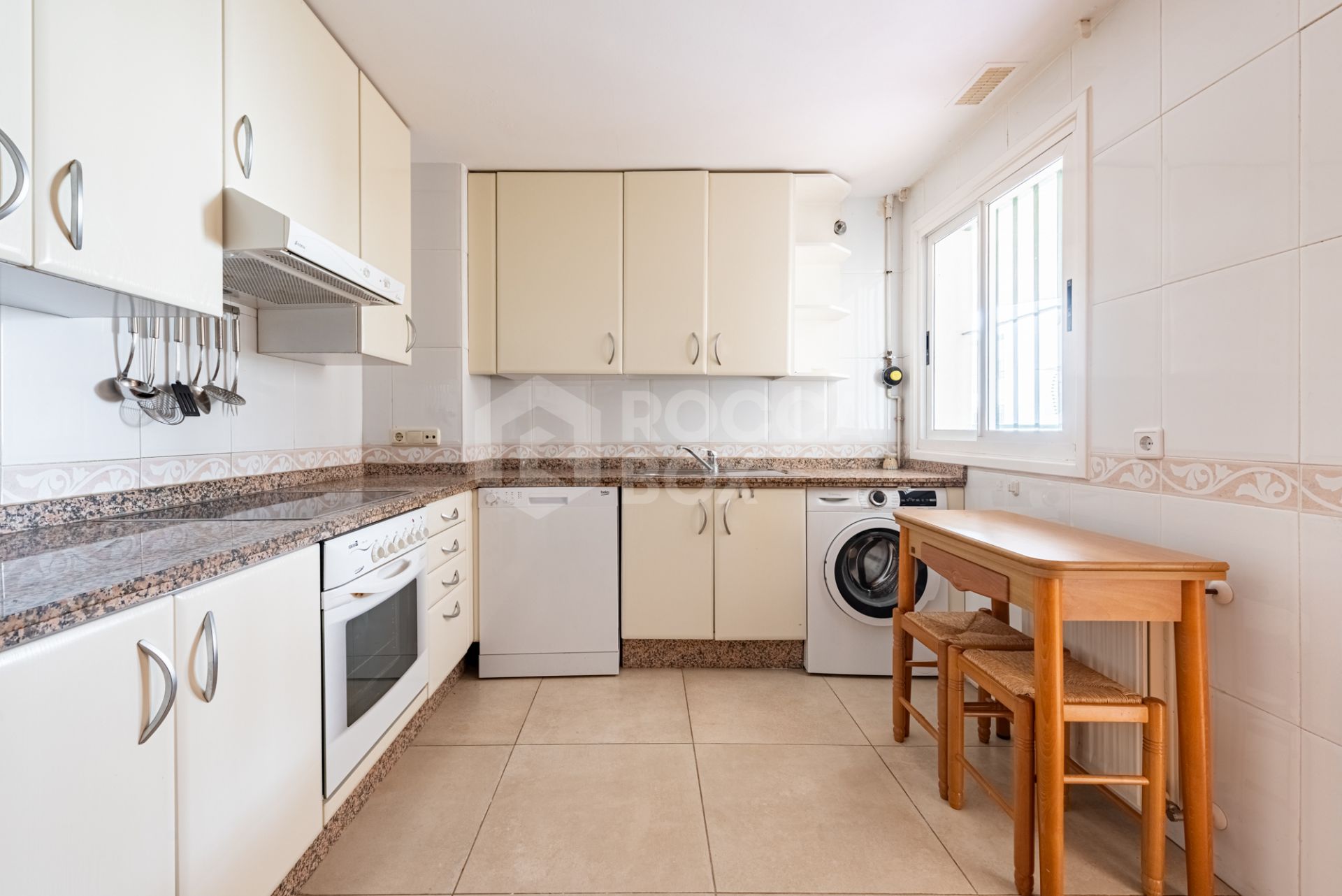 Frontline Golf Duplex Penthouse with Mountain Views in Guadalmina Alta