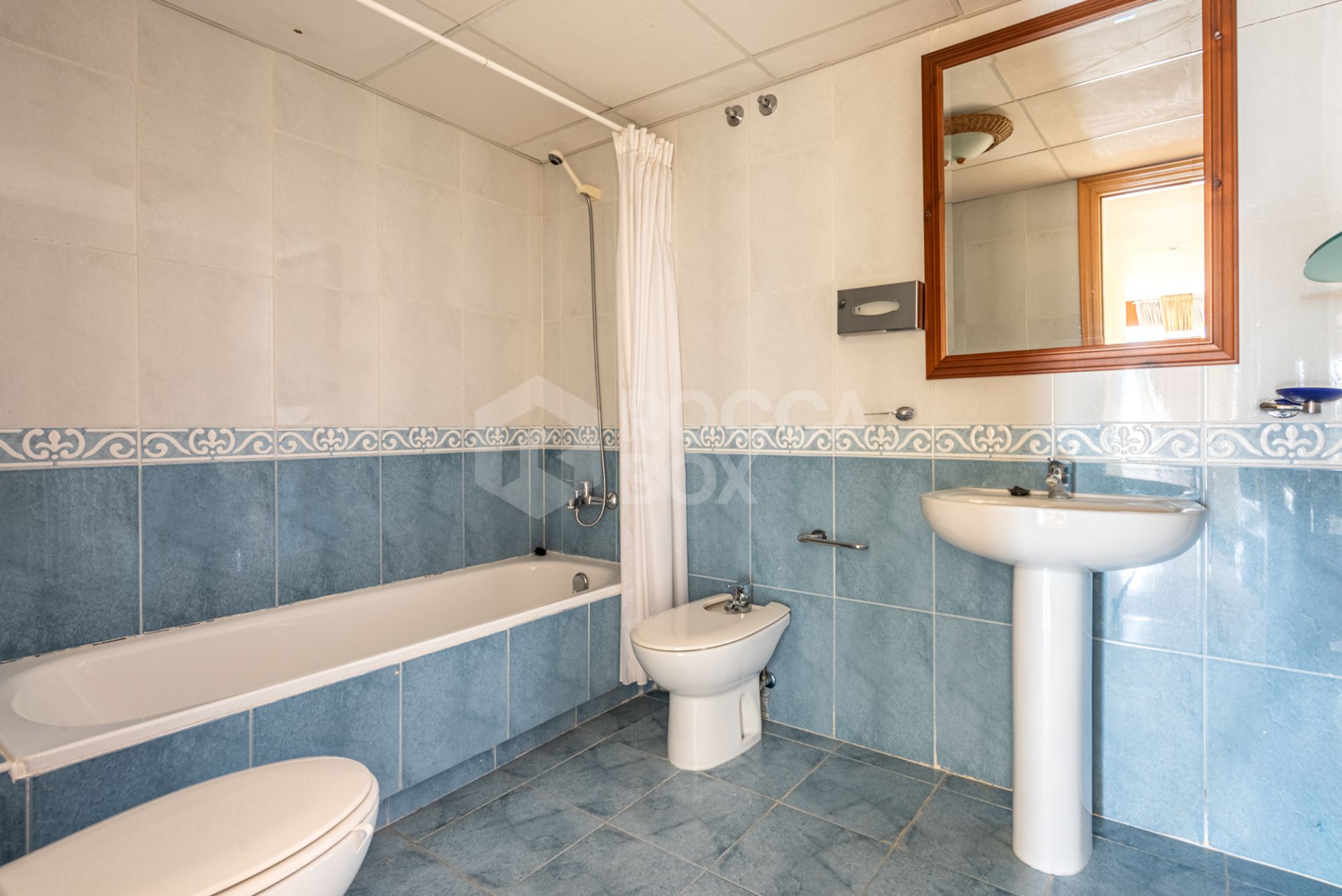 Frontline Golf Duplex Penthouse with Mountain Views in Guadalmina Alta