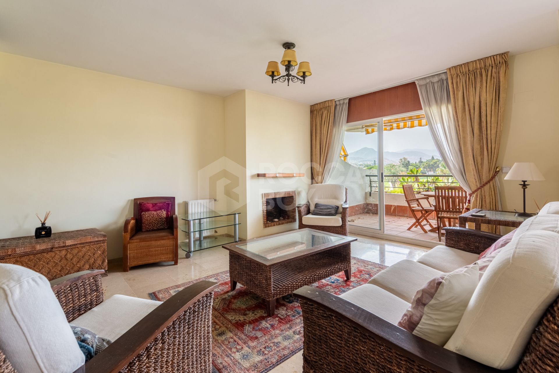 Frontline Golf Duplex Penthouse with Mountain Views in Guadalmina Alta