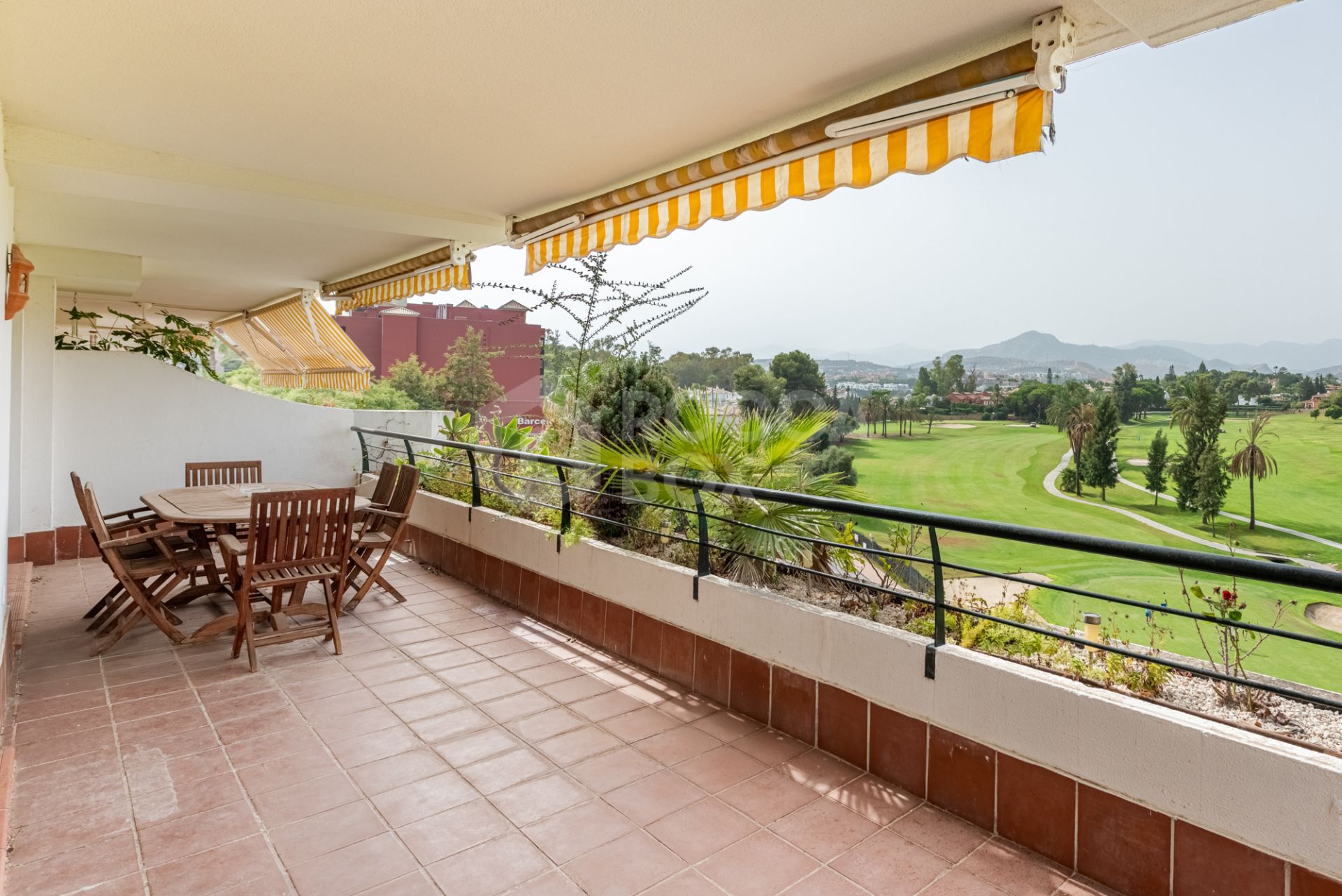Frontline Golf Duplex Penthouse with Mountain Views in Guadalmina Alta