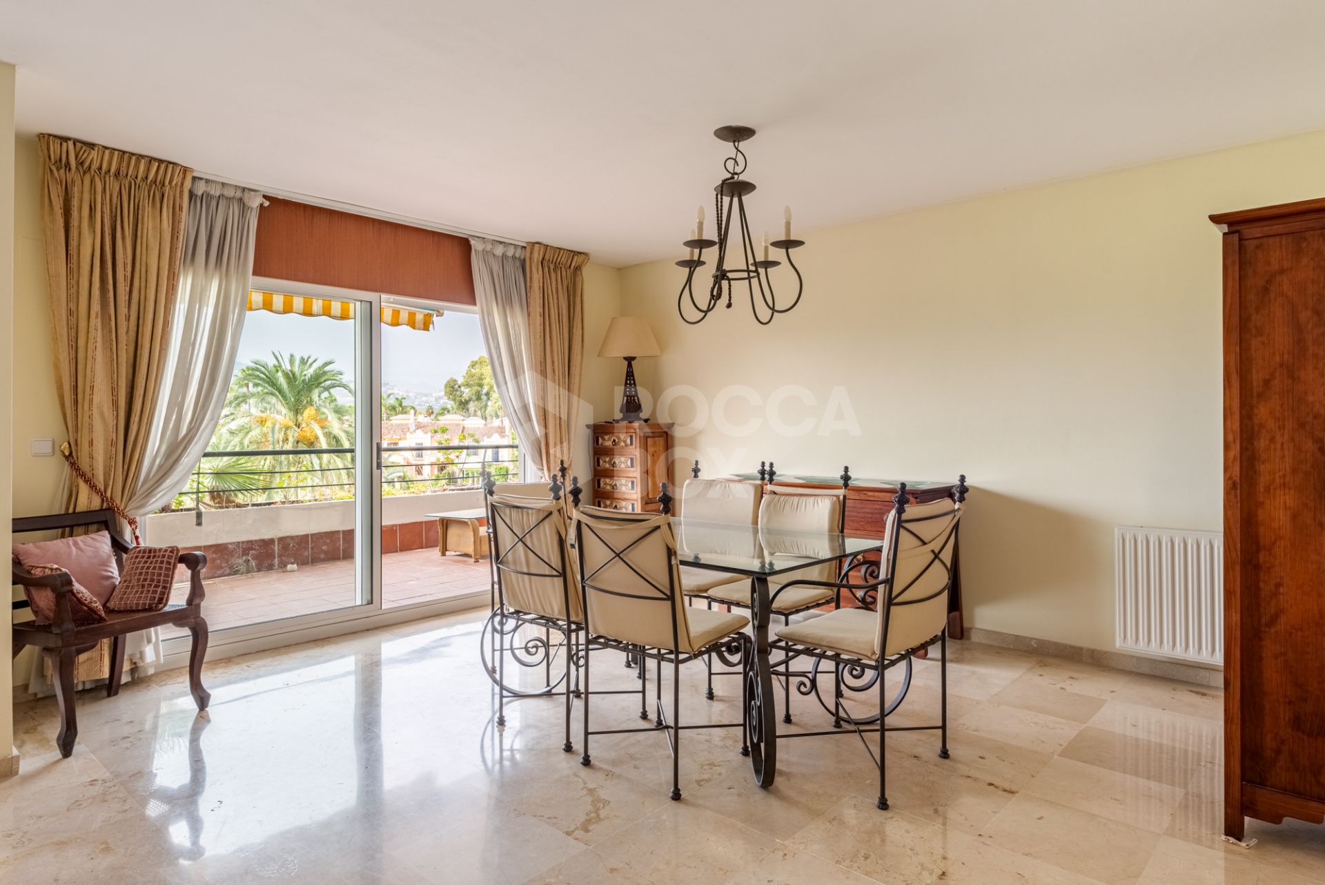 Frontline Golf Duplex Penthouse with Mountain Views in Guadalmina Alta