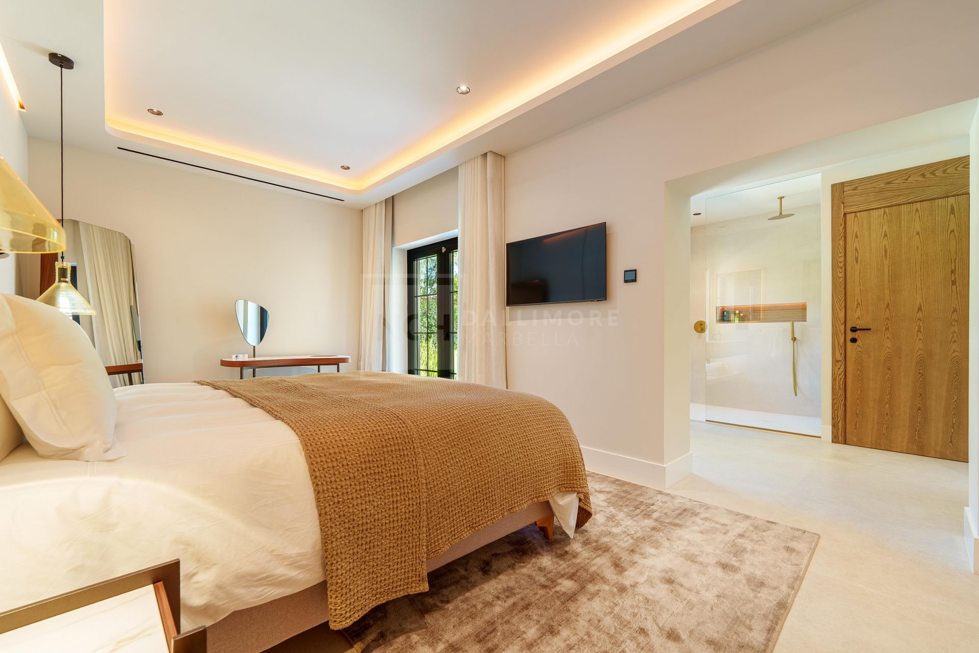 MODERN SINGLE-LEVEL 5-BEDROOM VILLA WITH SMART HOME SYSTEM AND JACUZZI