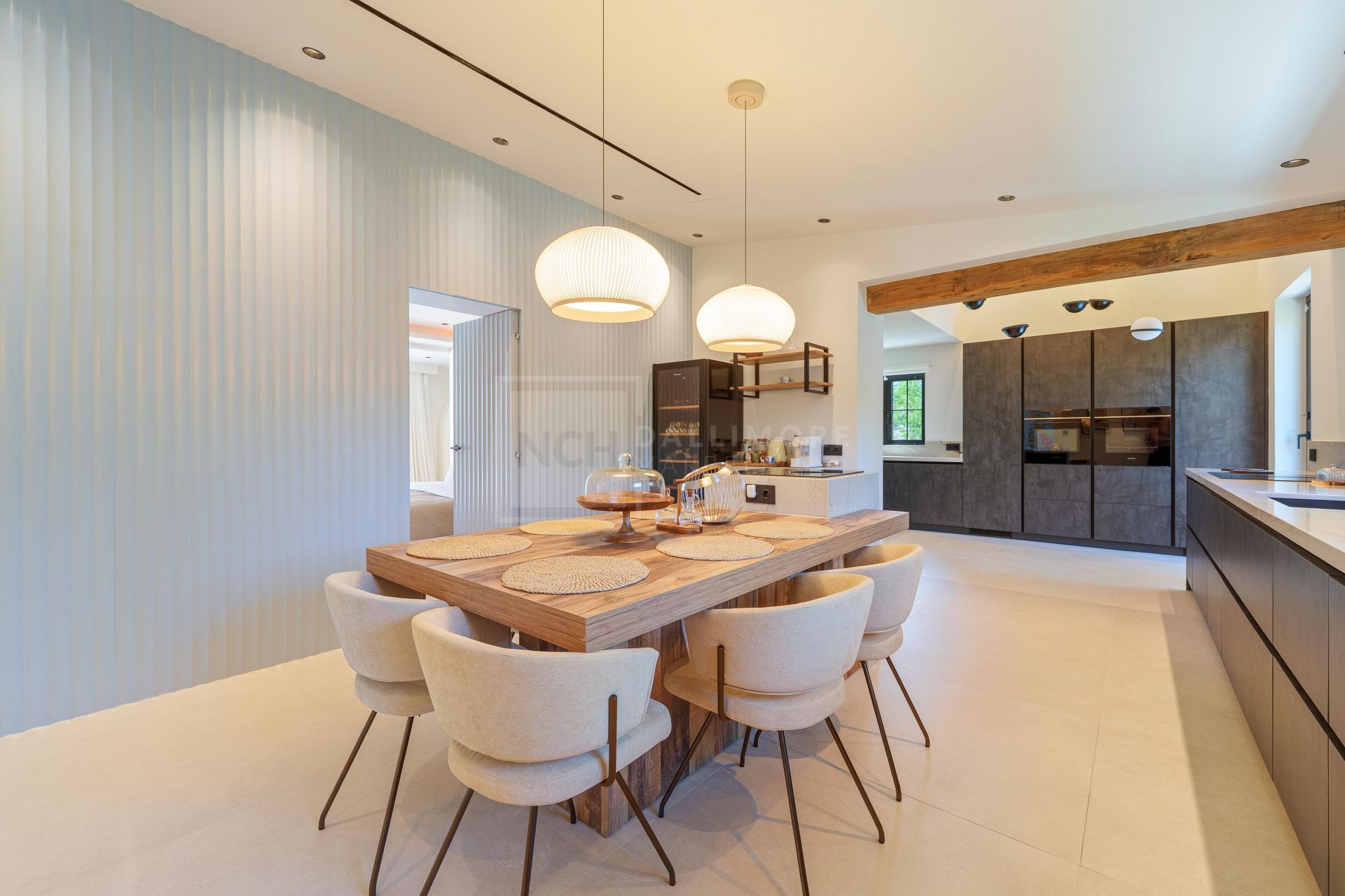 MODERN SINGLE-LEVEL 5-BEDROOM VILLA WITH SMART HOME SYSTEM AND JACUZZI