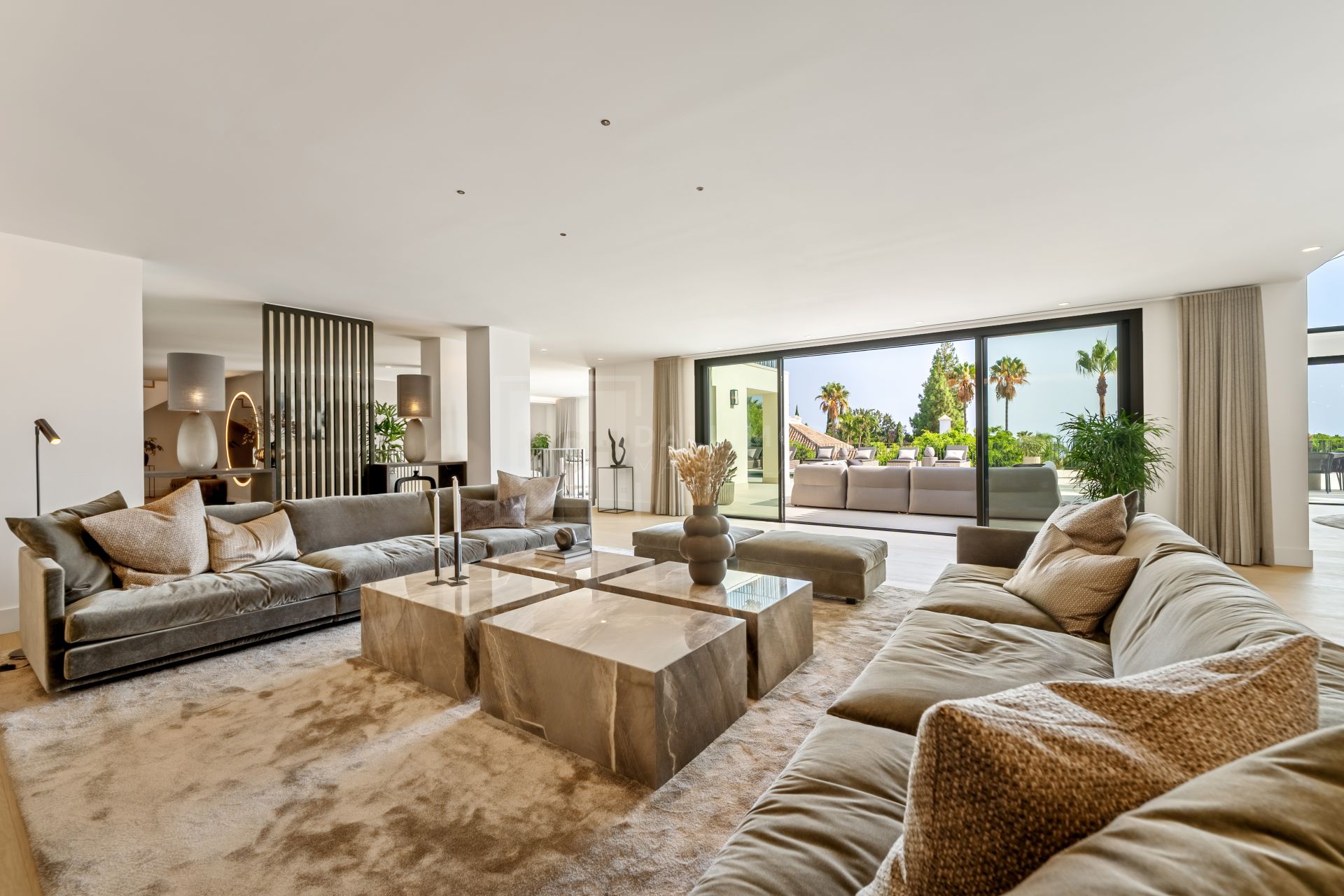 FULLY RENOVATED 5 BEDROOM VILLA IN NAGÜELES WITH LUXURY INTERIORS AND SALTWATER POOL
