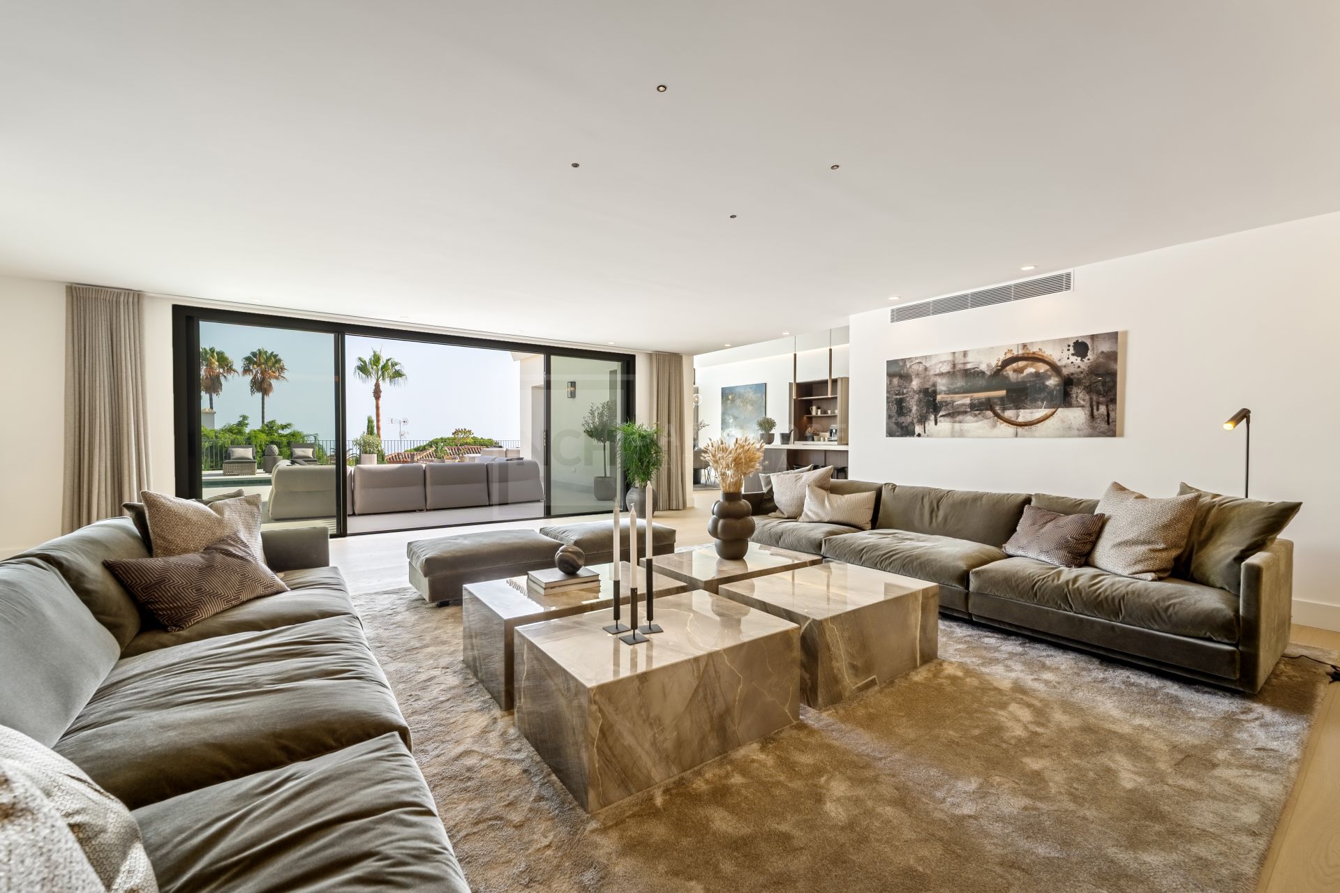 FULLY RENOVATED 5 BEDROOM VILLA IN NAGÜELES WITH LUXURY INTERIORS AND SALTWATER POOL