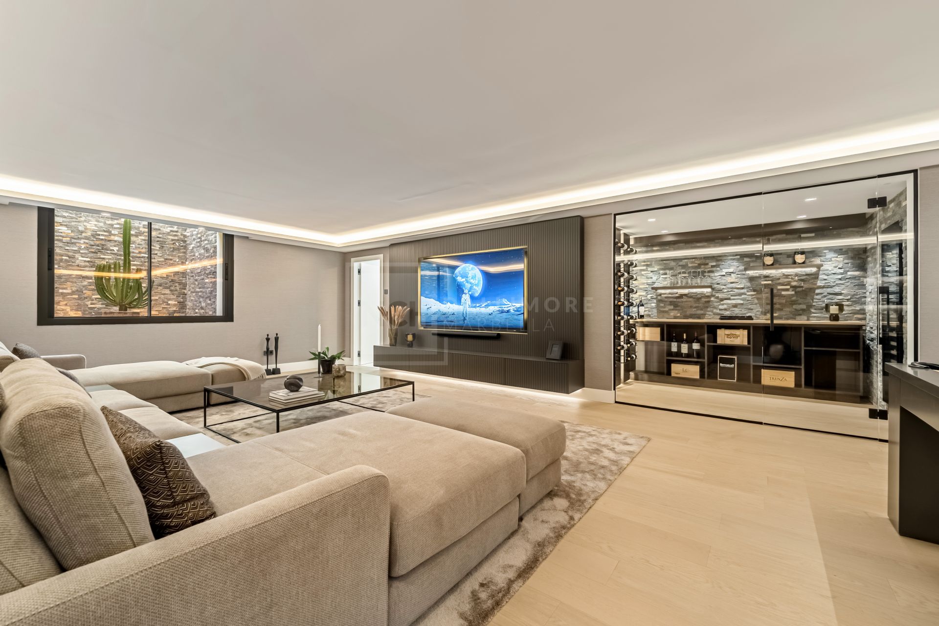 FULLY RENOVATED 5 BEDROOM VILLA IN NAGÜELES WITH LUXURY INTERIORS AND SALTWATER POOL
