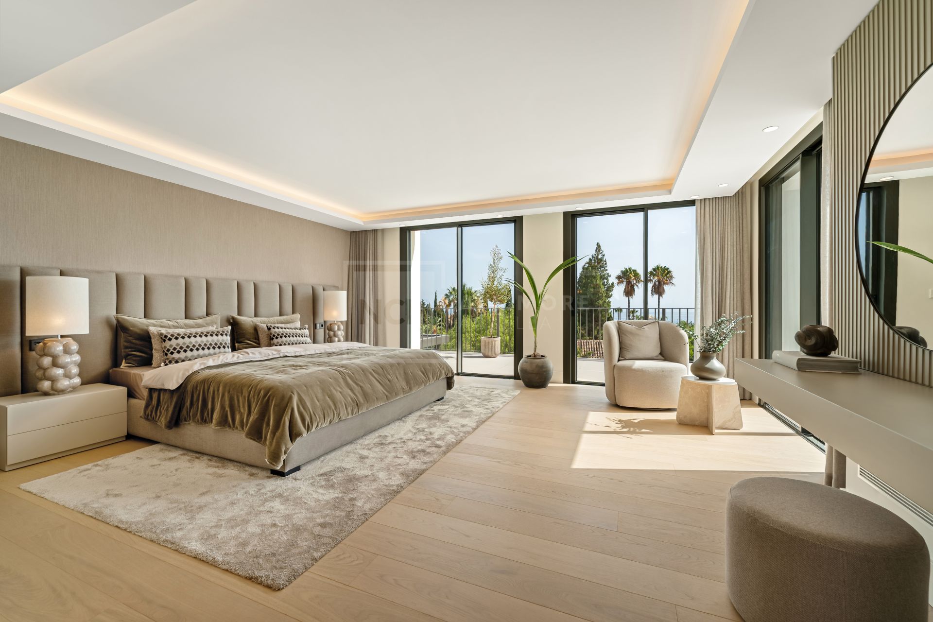 FULLY RENOVATED 5 BEDROOM VILLA IN NAGÜELES WITH LUXURY INTERIORS AND SALTWATER POOL