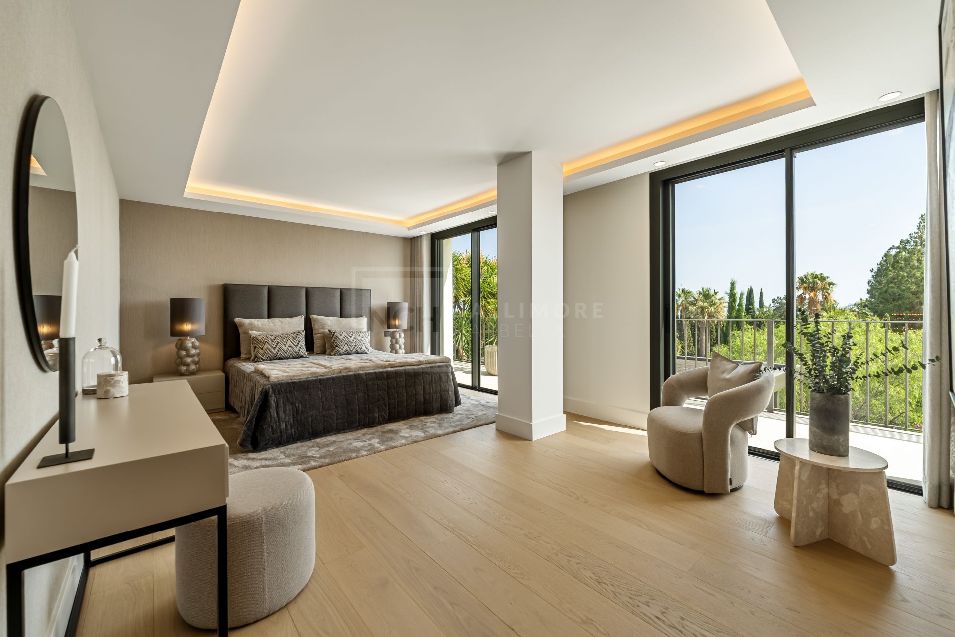 FULLY RENOVATED 5 BEDROOM VILLA IN NAGÜELES WITH LUXURY INTERIORS AND SALTWATER POOL