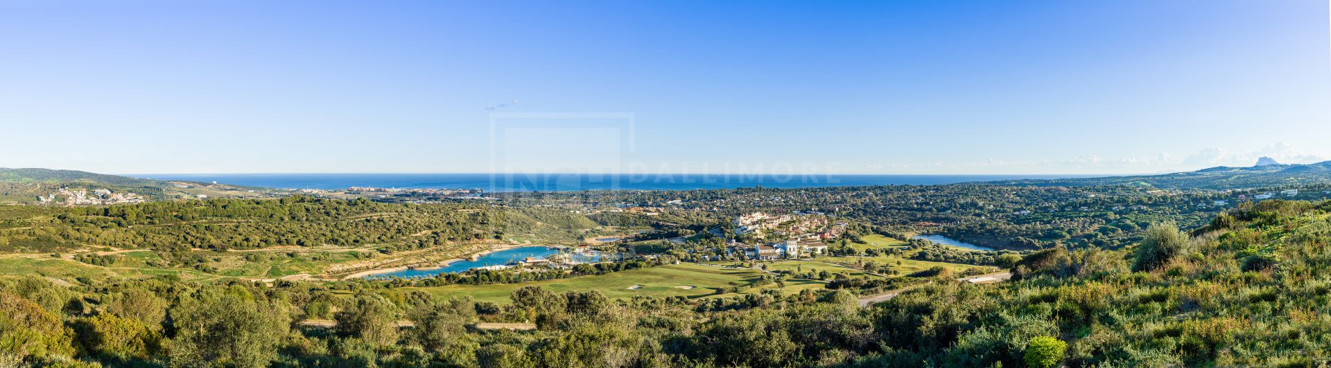 PRIVATE PLOTS SURROUNDED BY NATURE AND WORLD-CLASS AMENITIES