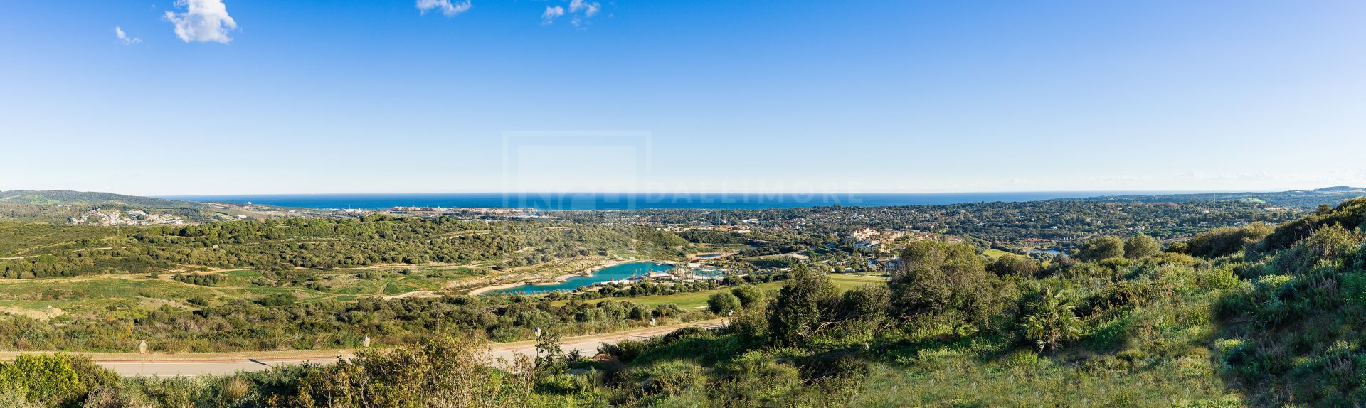 PRIVATE PLOTS SURROUNDED BY NATURE AND WORLD-CLASS AMENITIES