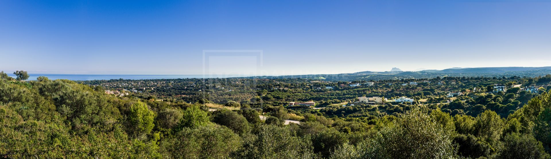 PARCELAS EXCLUSIVAS CON VISTAS PANORÁMICAS AL MAR Y GIBRALTAR EN SOTOGRANDE
