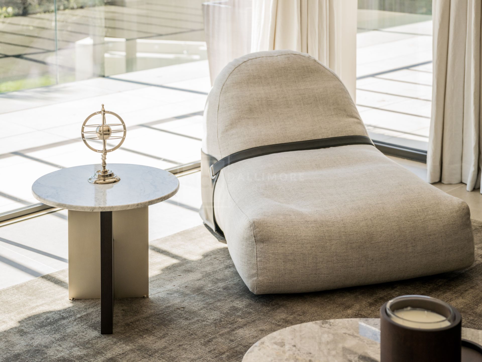 MODERN FIVE BEDROOM VILLA LOCATION IN ROCIO DE NAGUELES