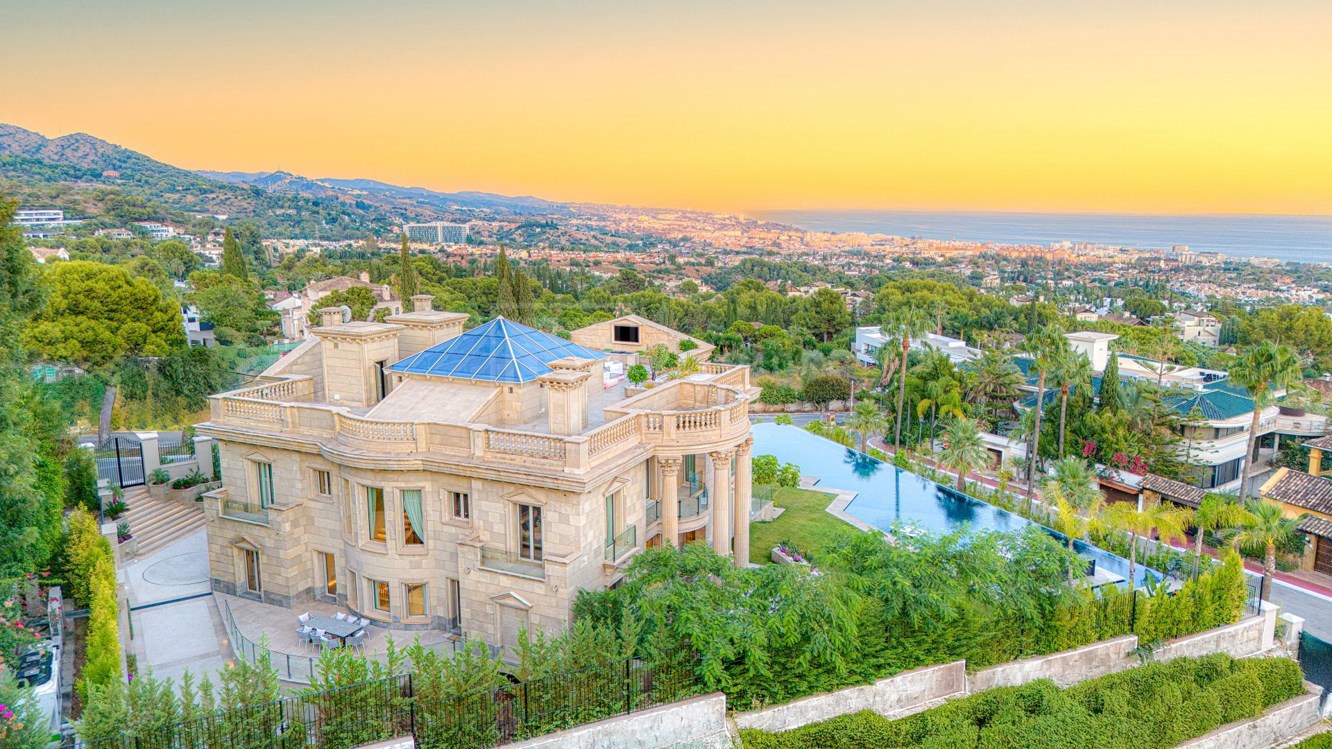UNIQUE SOUTH-FACING VILLA LOCATED IN SIERRA BLANCA