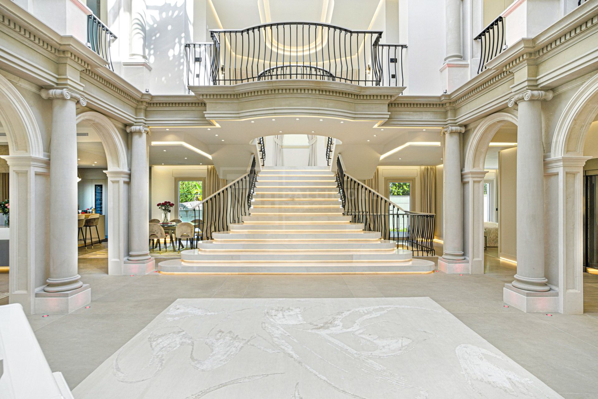 UNIQUE SOUTH-FACING VILLA LOCATED IN SIERRA BLANCA