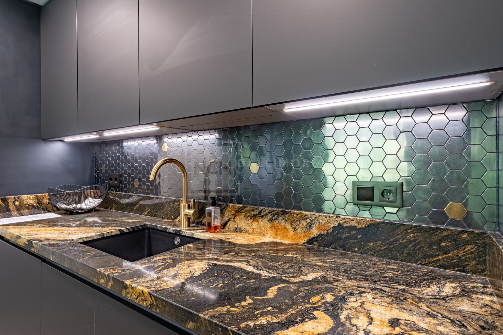 Elegante Apartamento de 3 Dormitorios con Vistas al Golf y la Montaña – ¡Con Licencia de Alquiler!