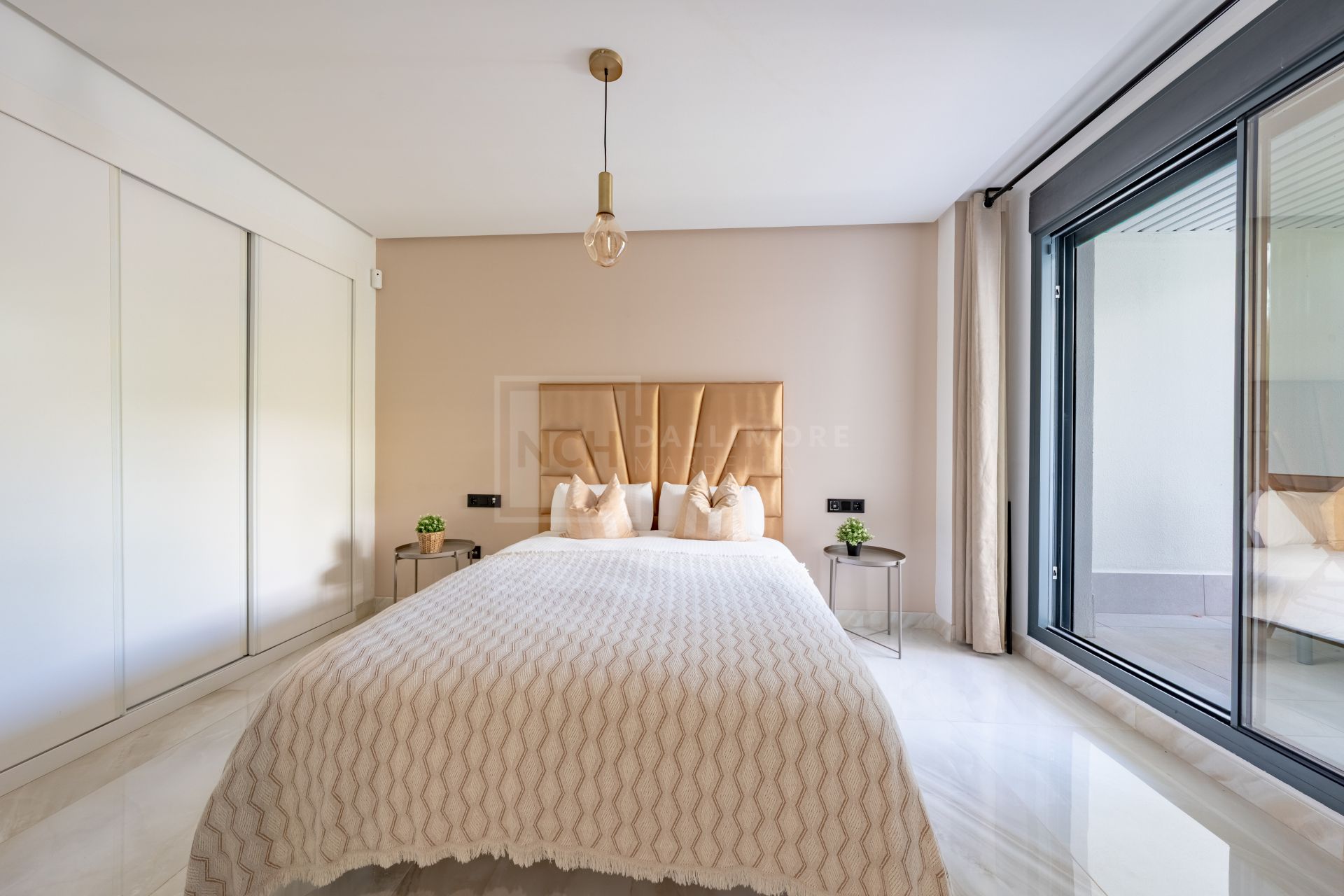 Elegante Apartamento de 3 Dormitorios con Vistas al Golf y la Montaña – ¡Con Licencia de Alquiler!