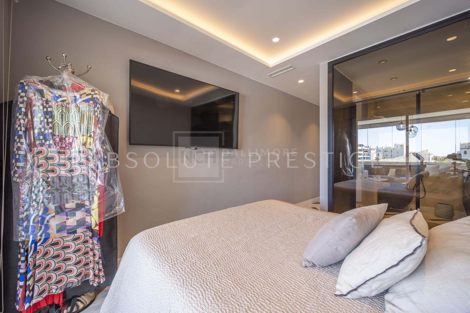DESIGNER APARTMENT LOCATED IN PUERTO BANUS