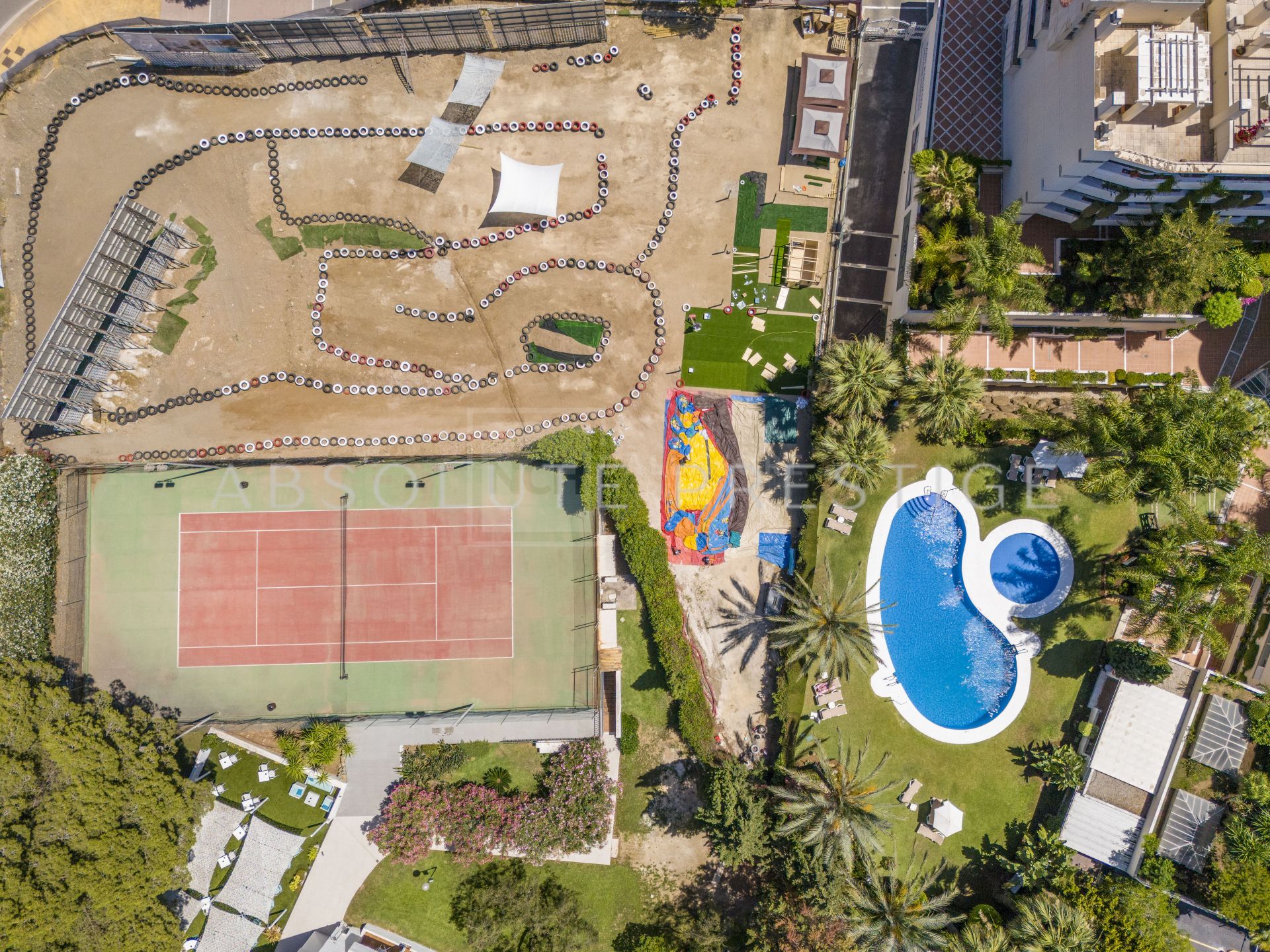 DESIGNER APARTMENT LOCATED IN PUERTO BANUS